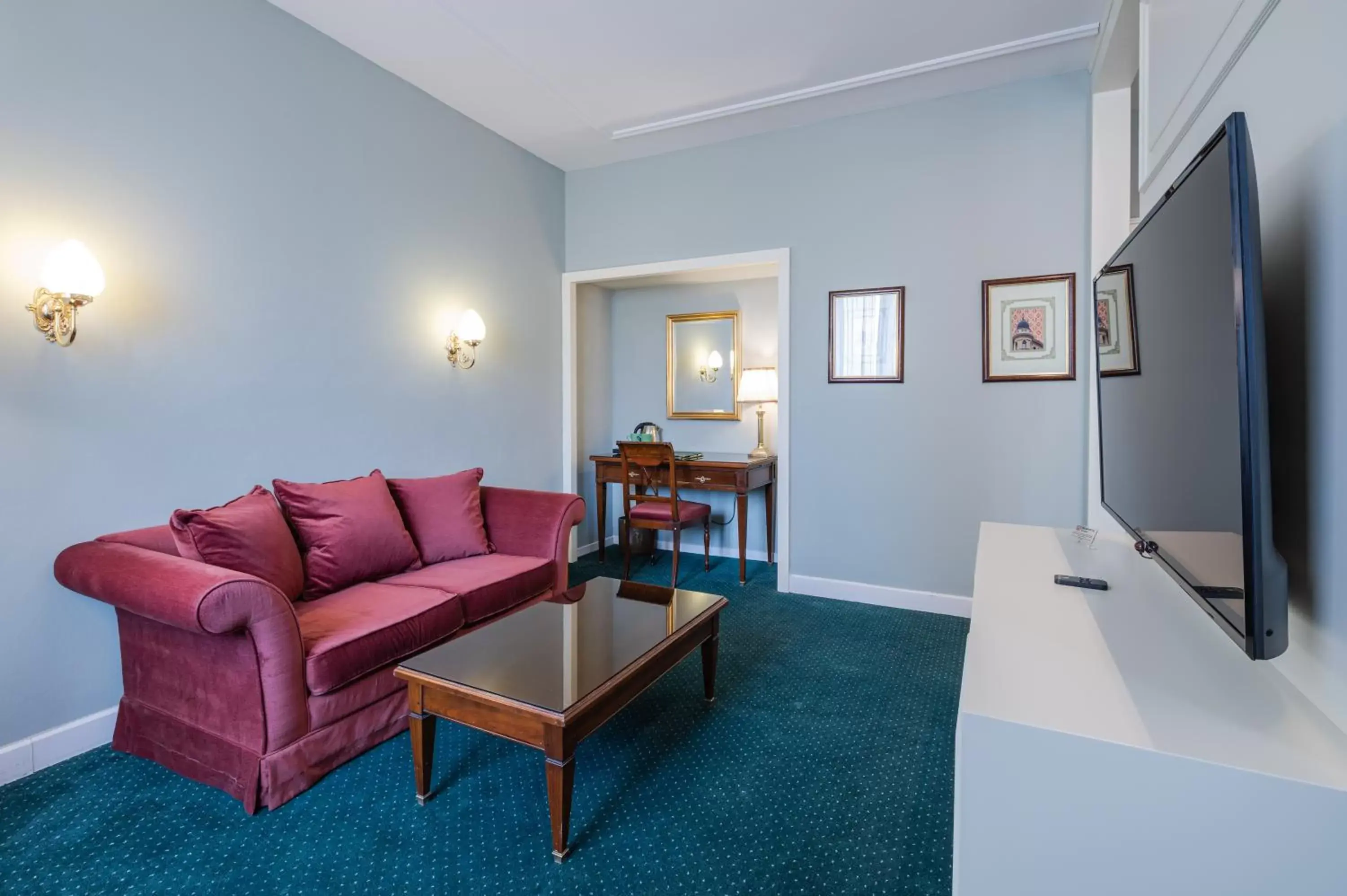 Seating Area in Hotel Liberty