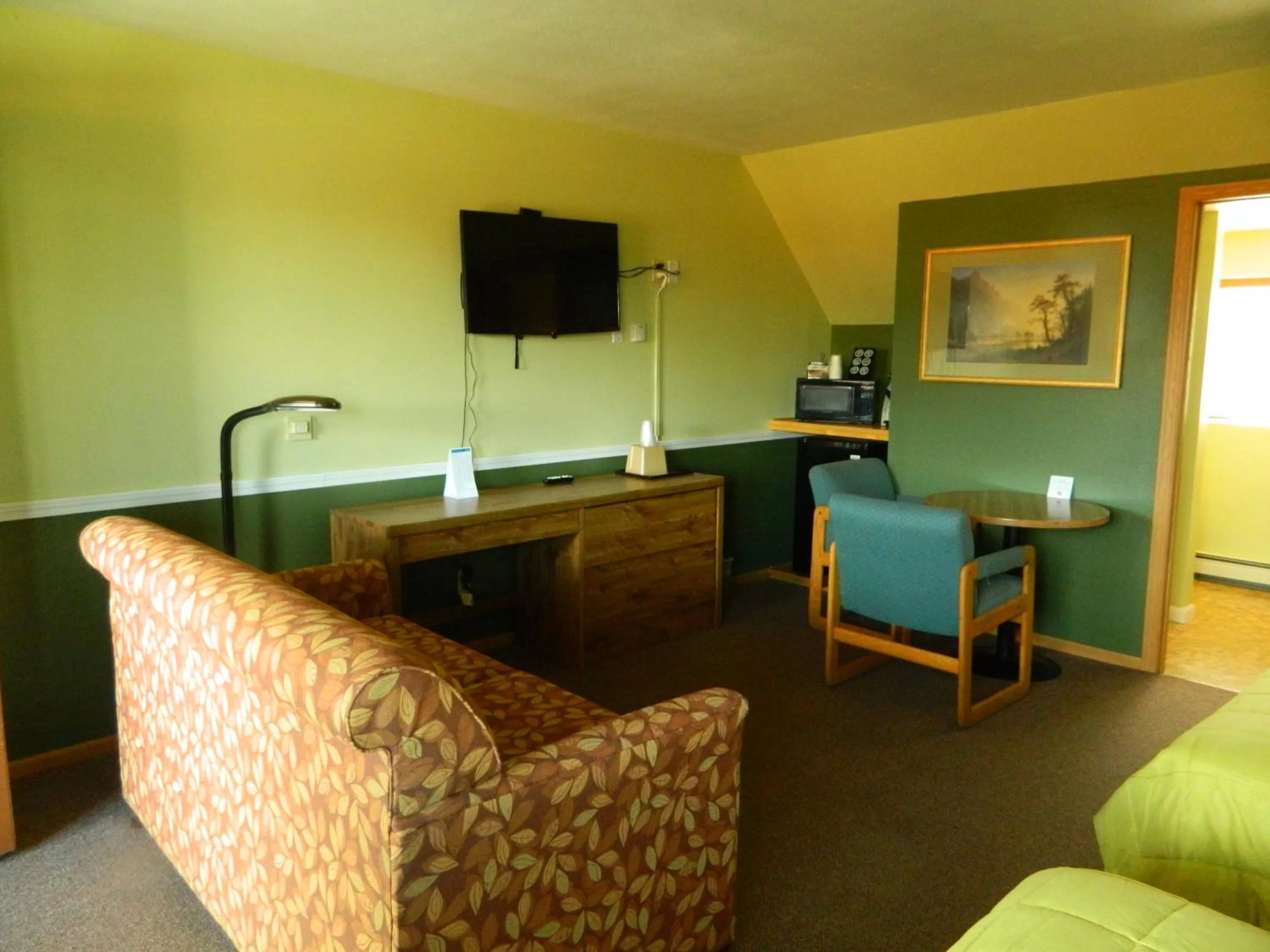 Seating area in Country Motor Inn