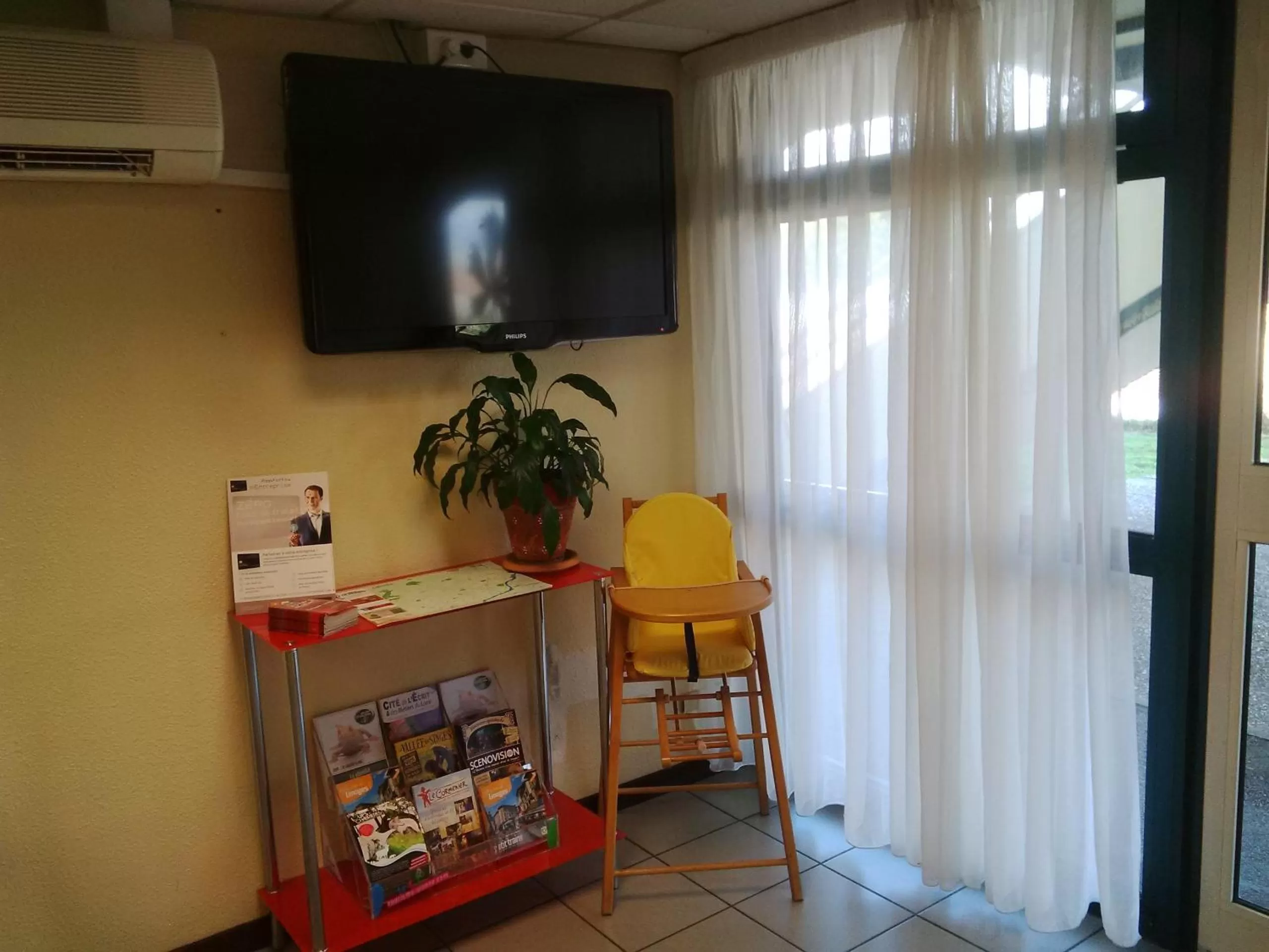 Lobby or reception in Premiere Classe Limoges Nord