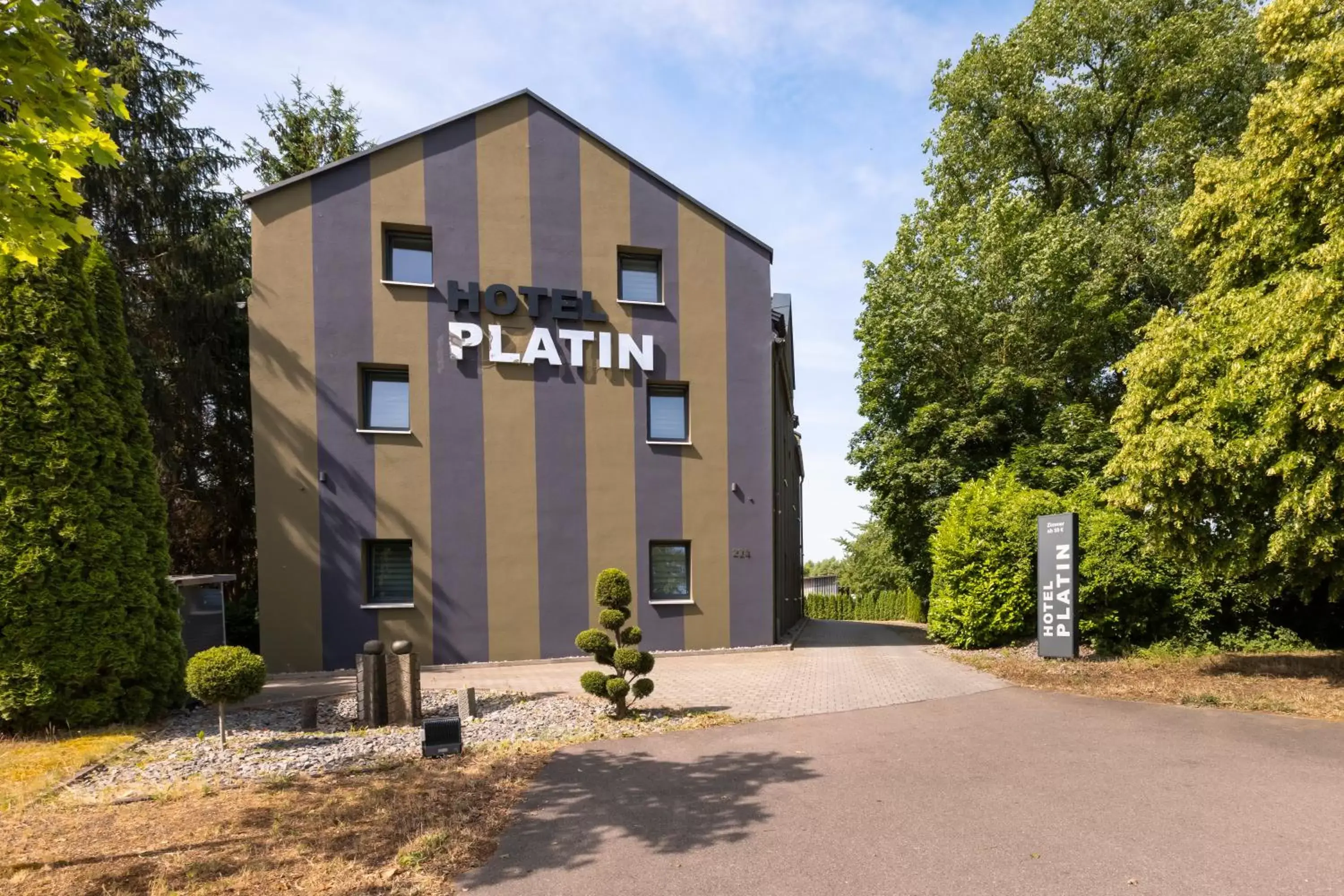 Property Building in Hotel Platin