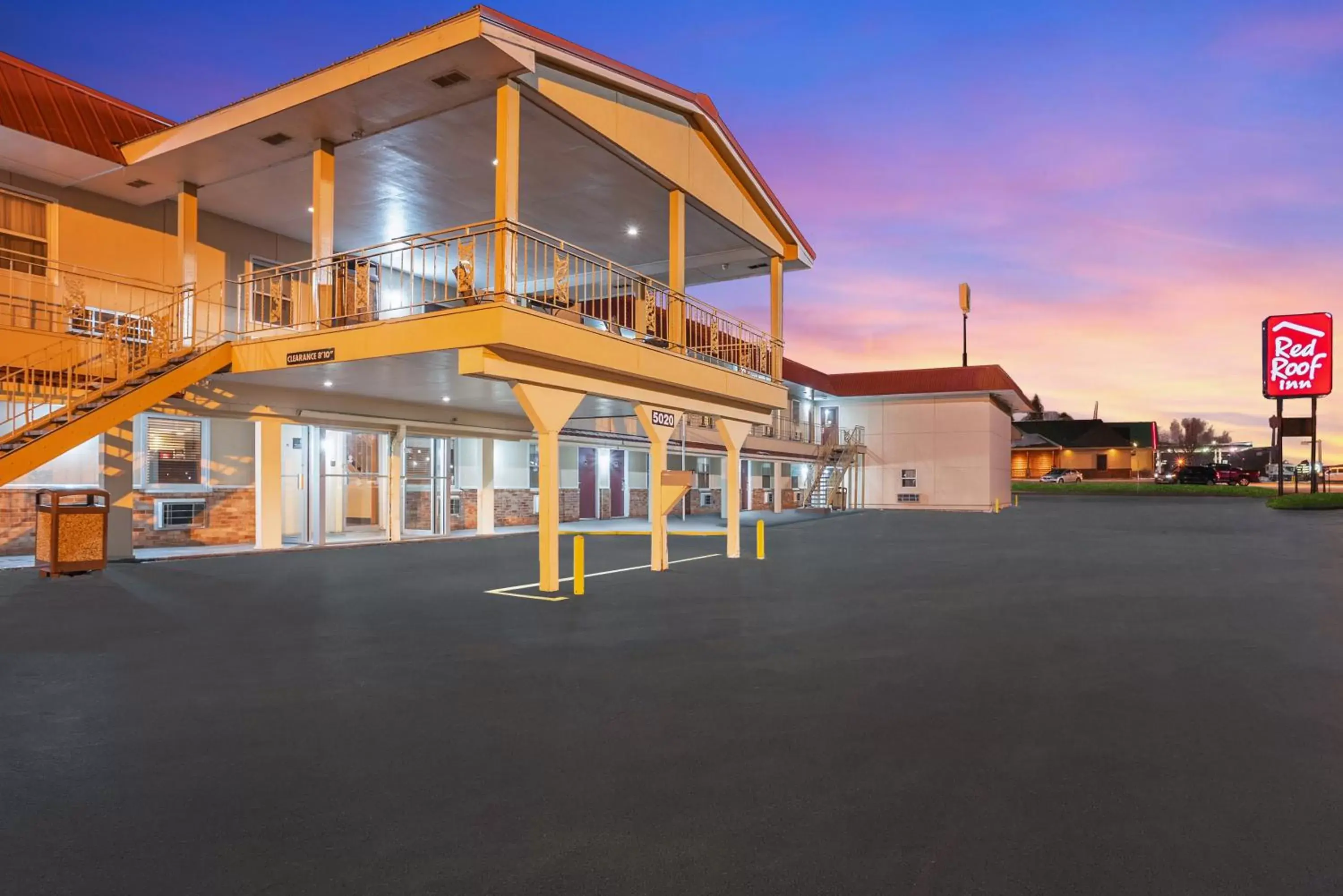 Property Building in Red Roof Inn Des Moines