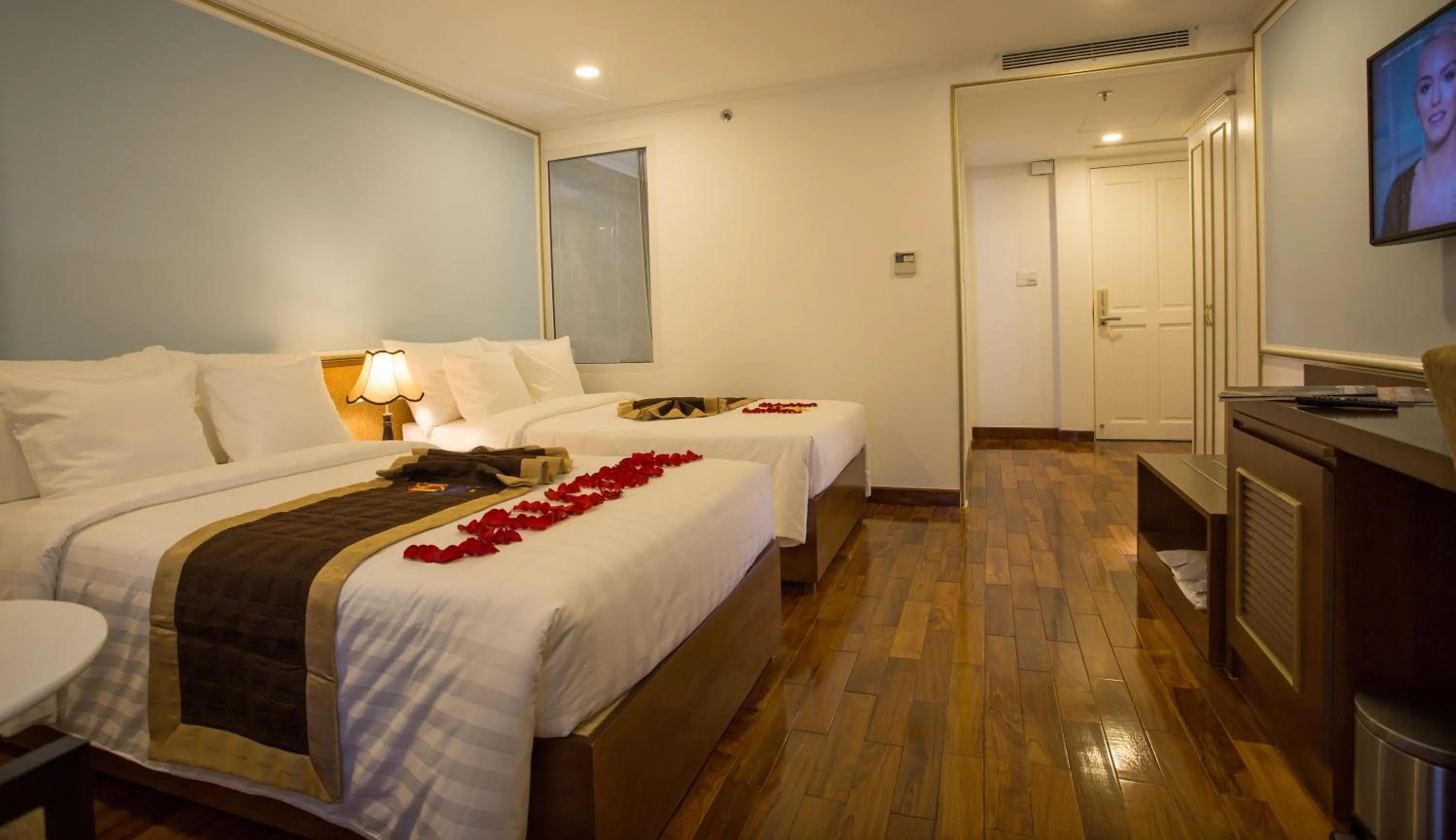 Bed in Huong Sen Annex Hotel