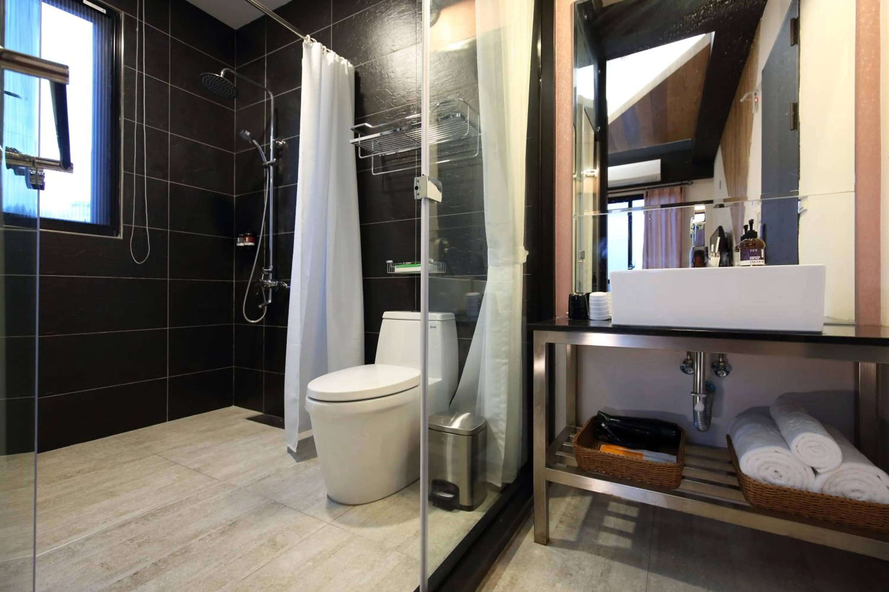 指南針民宿2178 & 工殿民宿2182