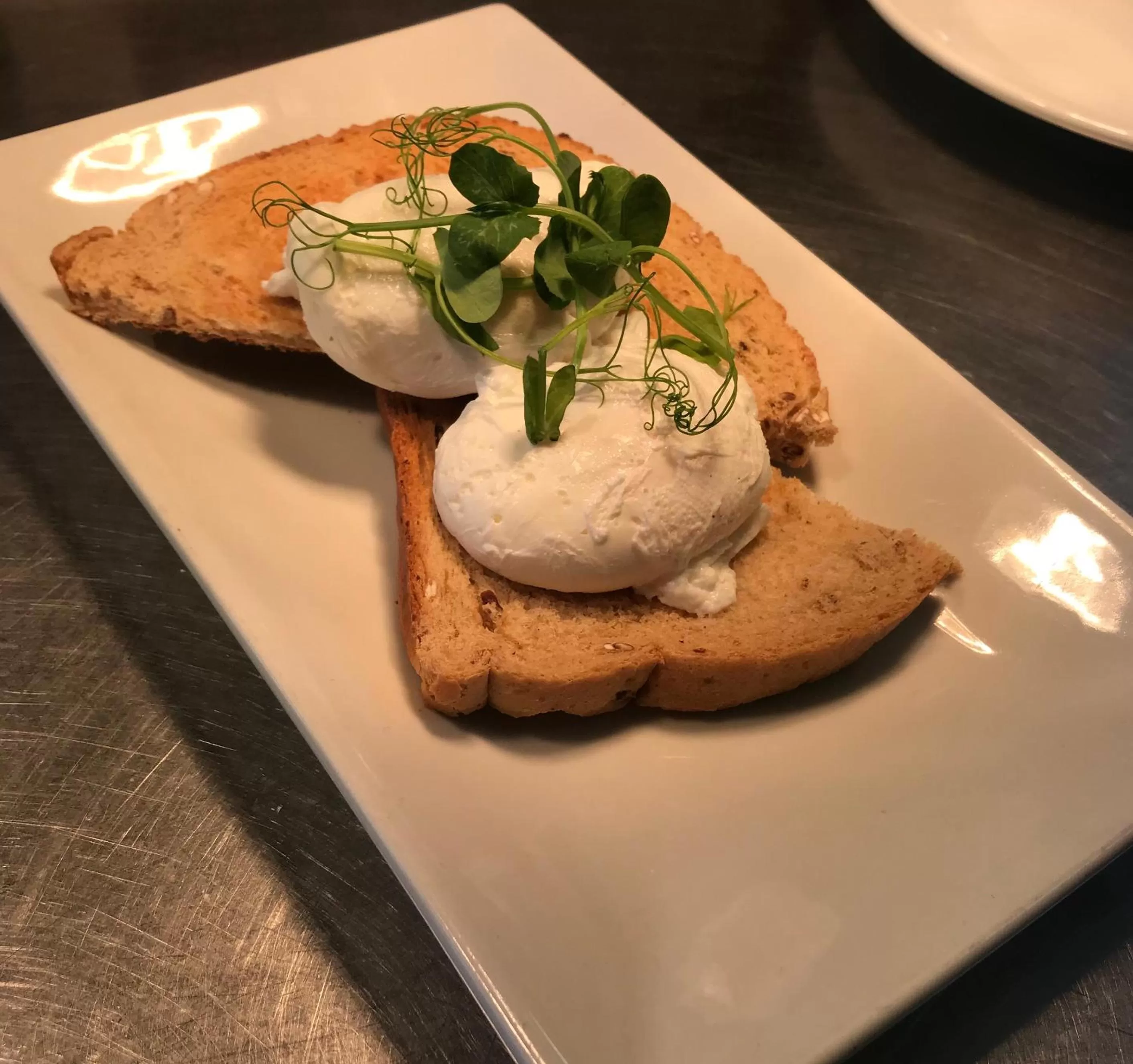 Food and drinks in The Mariners Hotel