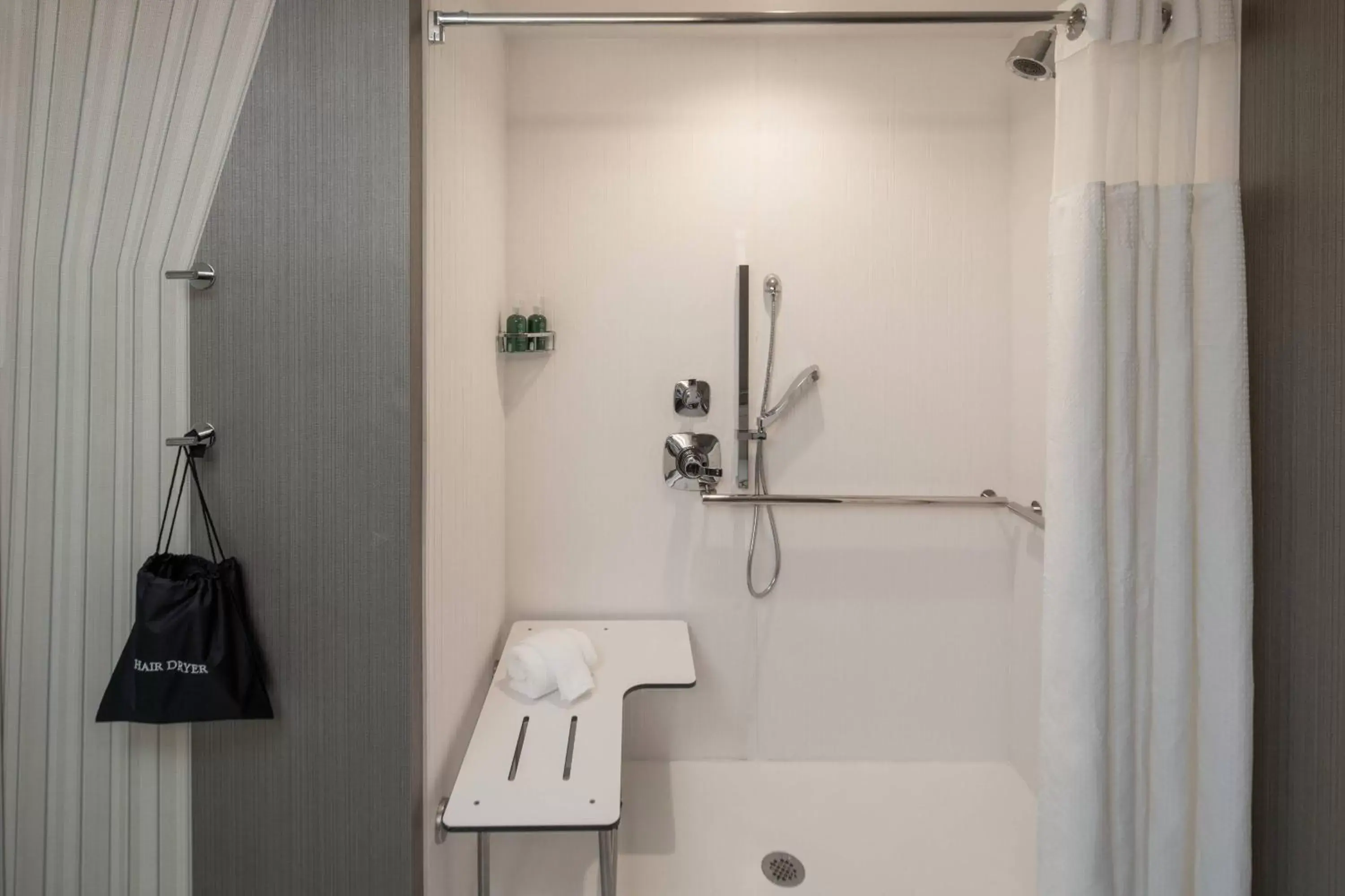 Bathroom in Courtyard by Marriott Lafayette South