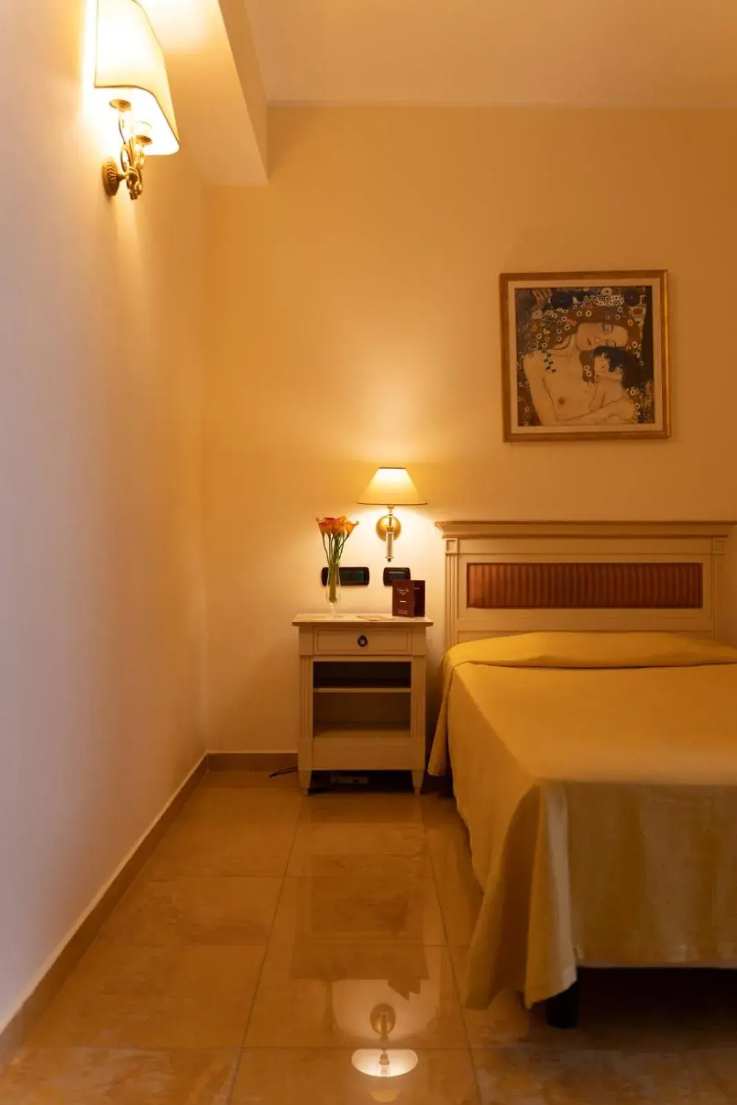 Bedroom, Bed in Hotel Ristorante Vecchia Vibo
