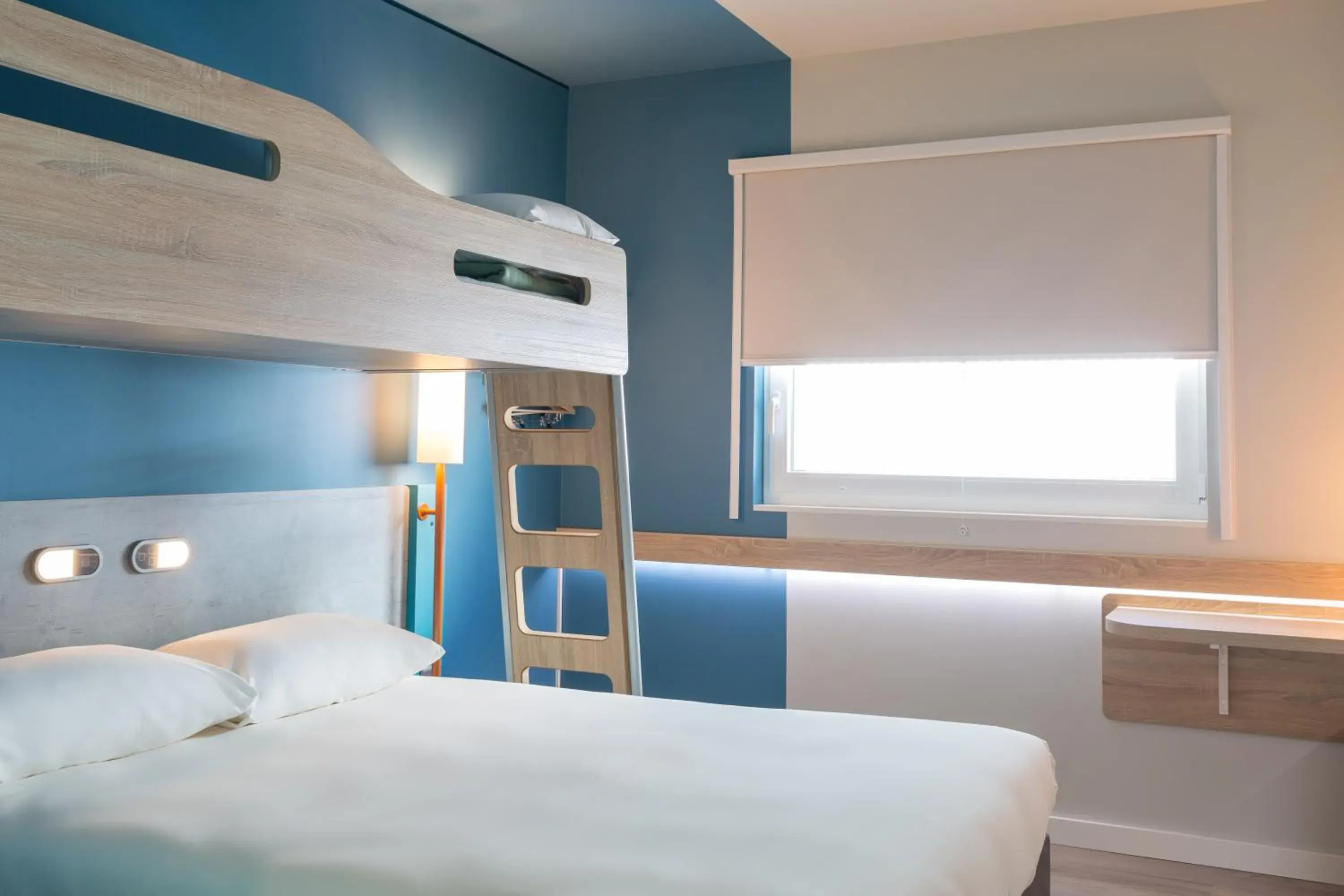 Photo of the whole room, Bunk Bed in ibis budget Geneve Palexpo Aeroport