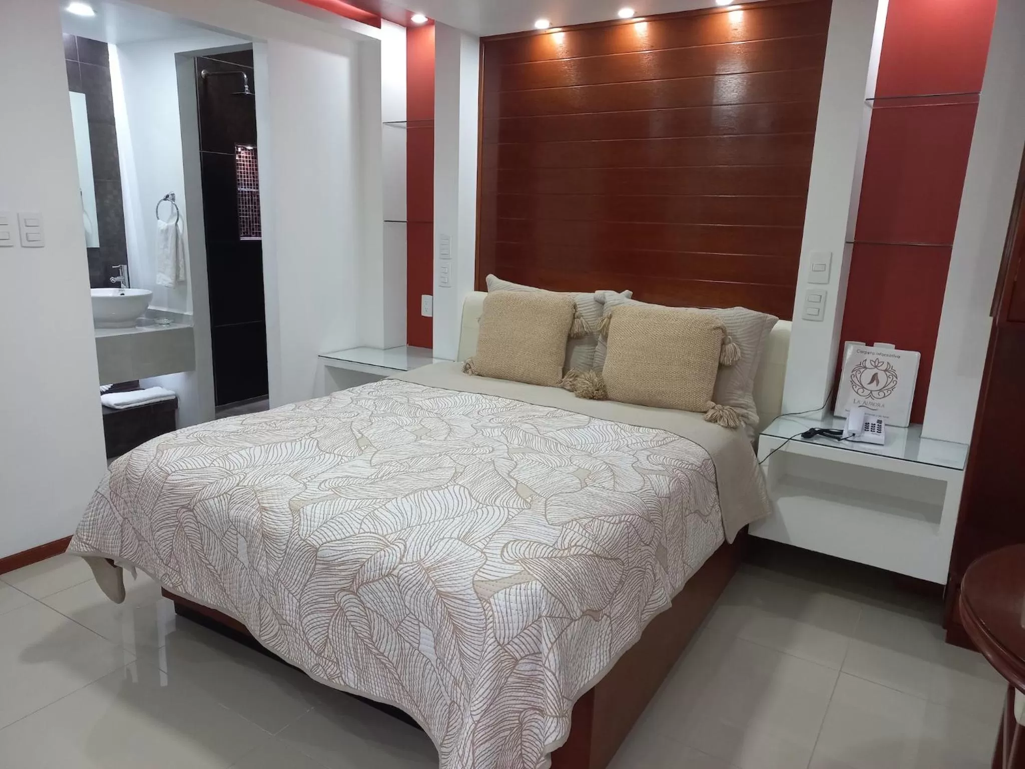 Photo of the whole room, Bed in La Aurora Hotel Like Home