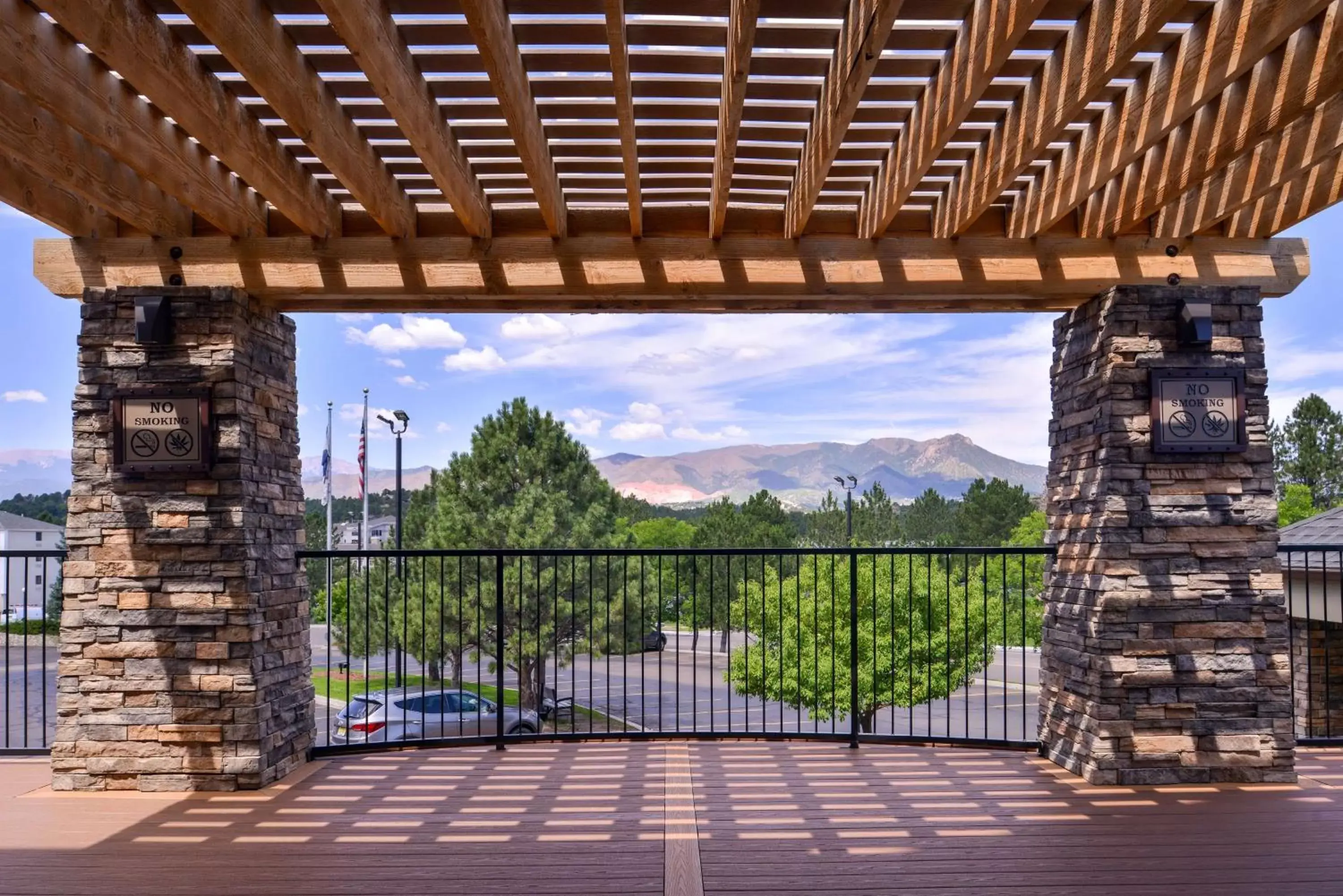 Property building, Mountain View in Best Western Plus Peak Vista Inn & Suites