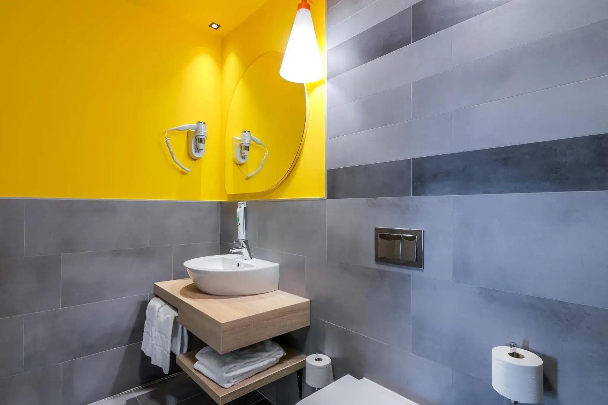 Bathroom in ibis Styles Bucharest Erbas