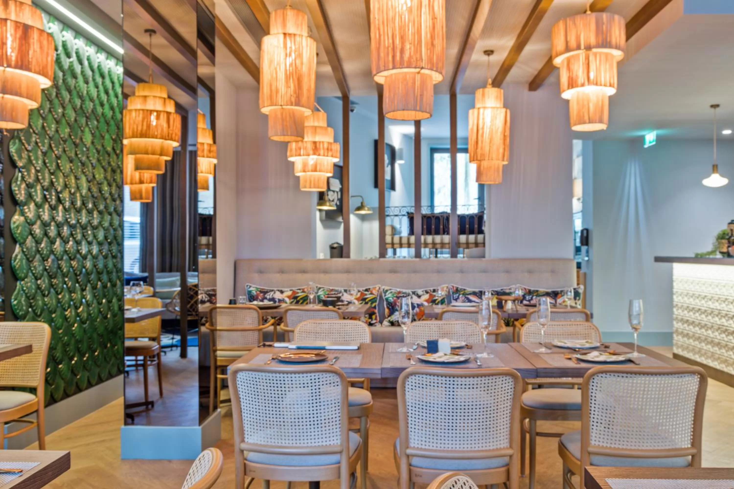 Restaurant/places to eat in Pur Oporto Boutique Hotel by actahotels