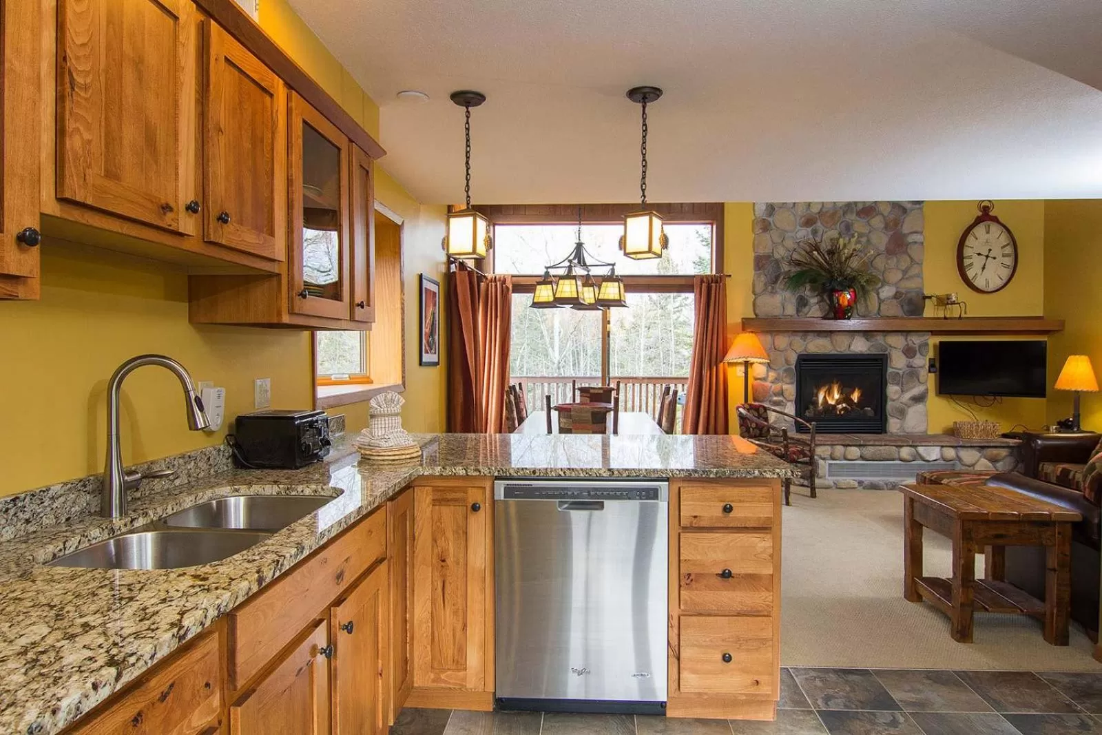 Kitchen or kitchenette in Caribou Highlands Lodge