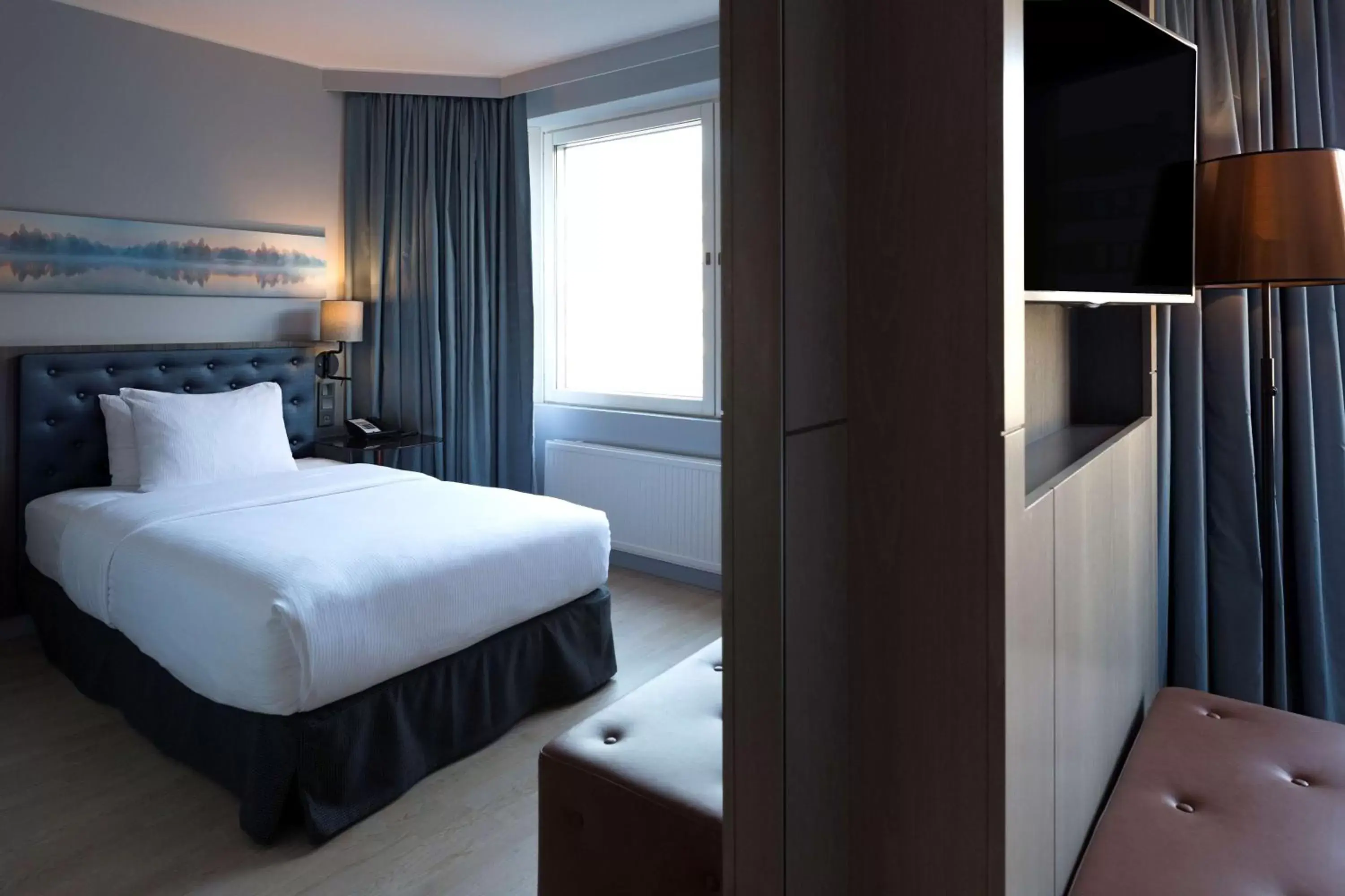 Bedroom, Bed in Hilton Helsinki Strand