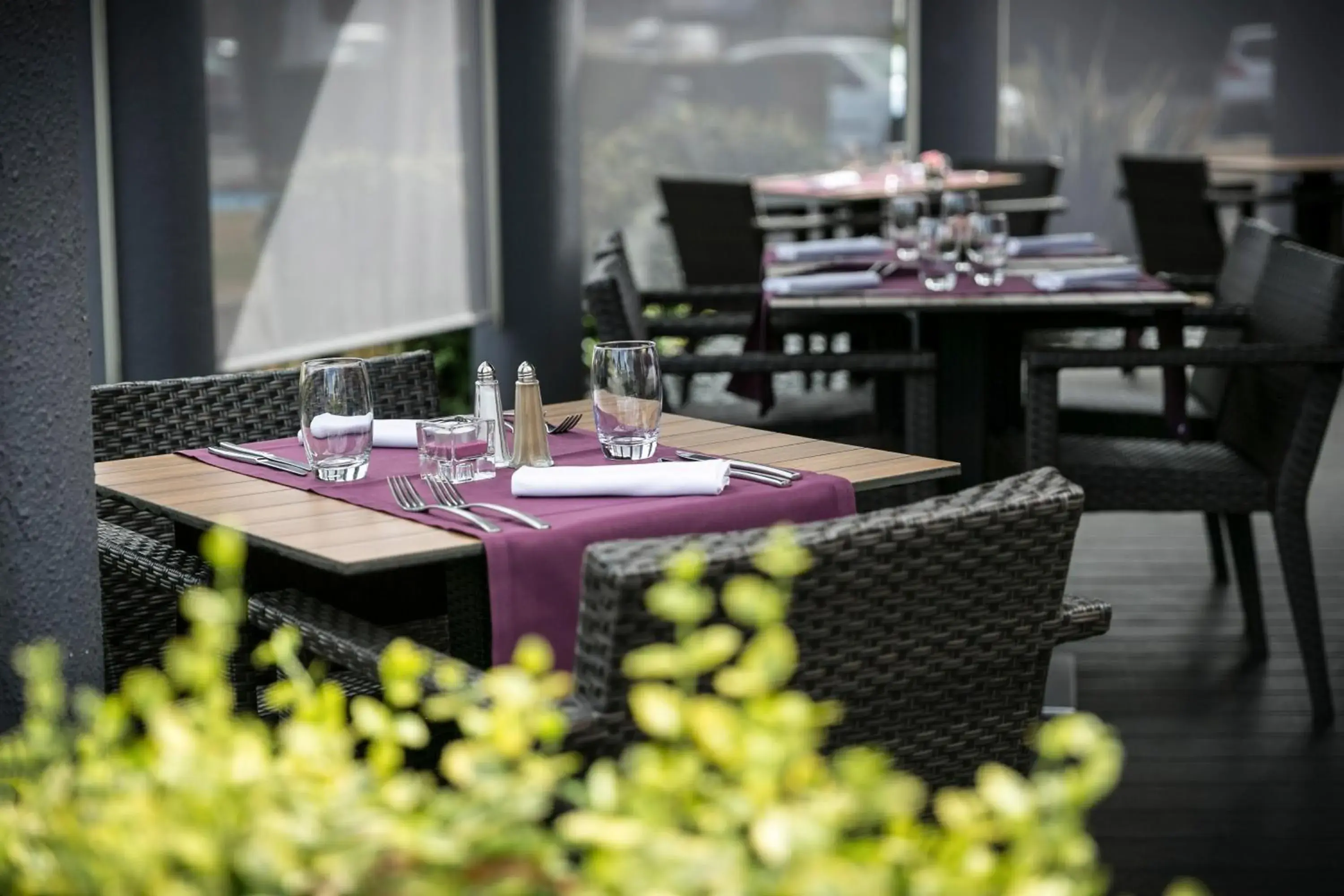 Patio, Restaurant/Places to Eat in Brit Hotel Rennes Le Castel