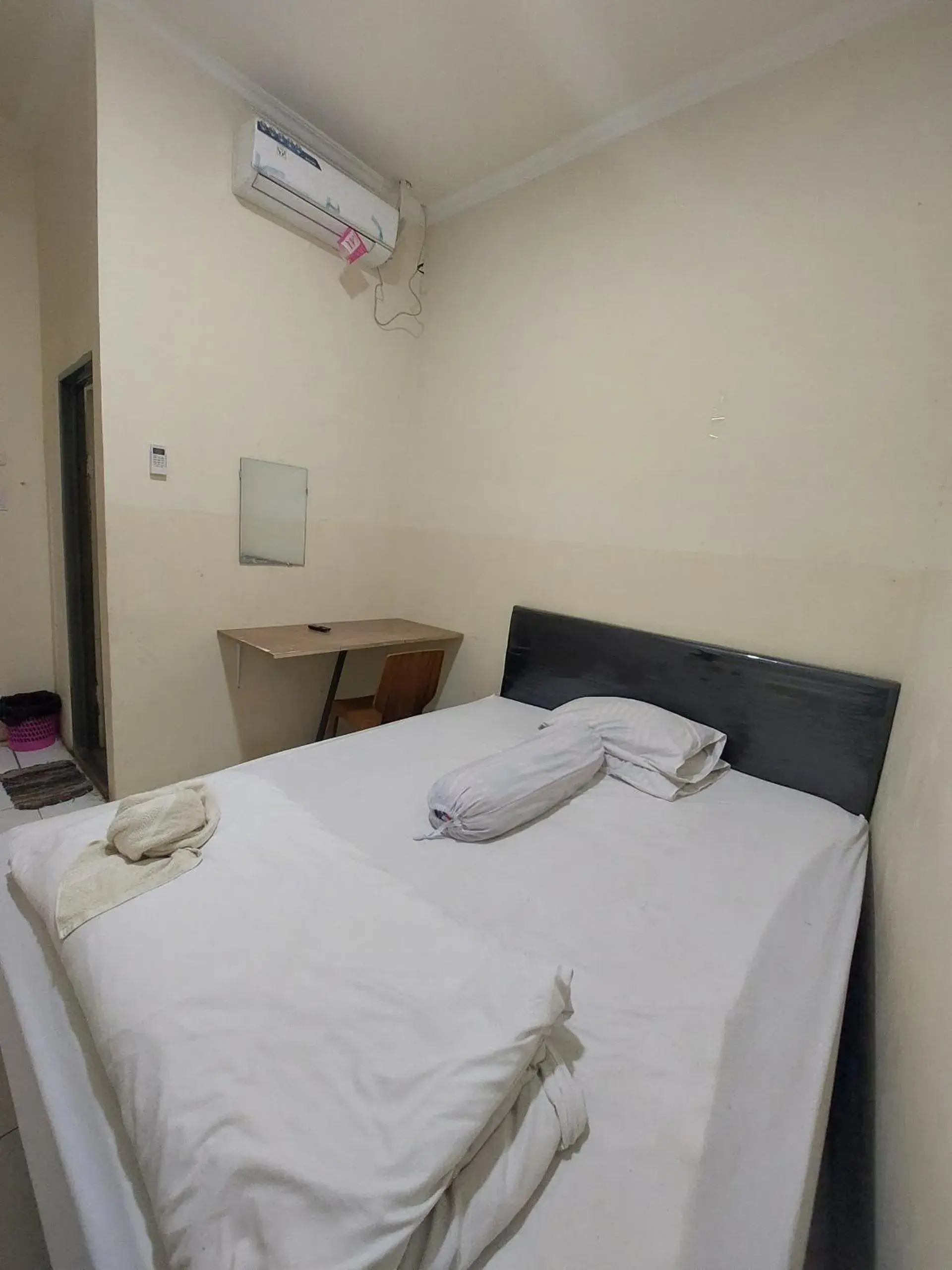 Hotel O Mahendra HomestayNearTaman Wisata Bukit Rurukan Hotel O Mahendra HomestayNearTaman Wisata Bukit Rurukan