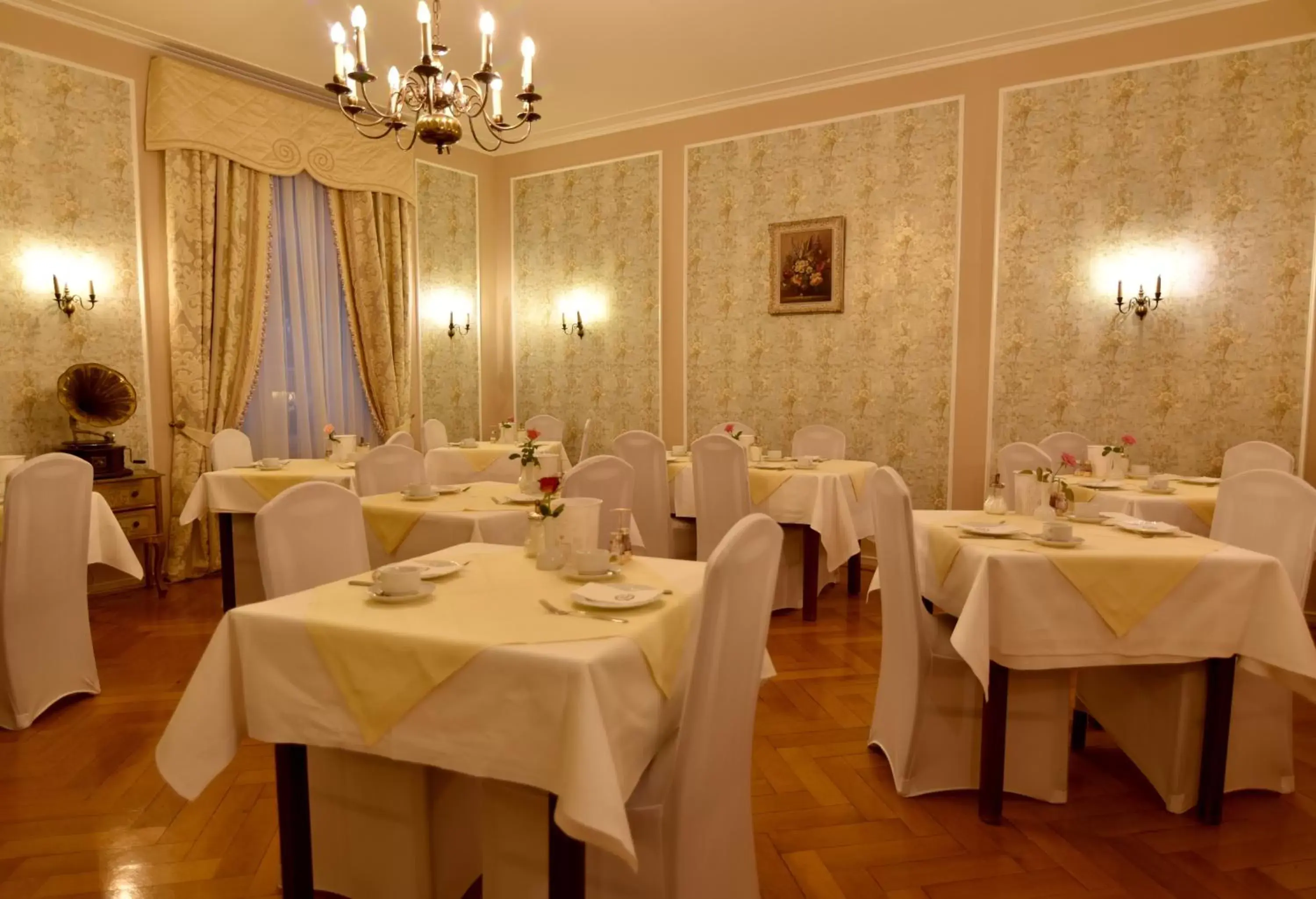 Decorative detail, Restaurant/Places to Eat in Hotel Römerhof