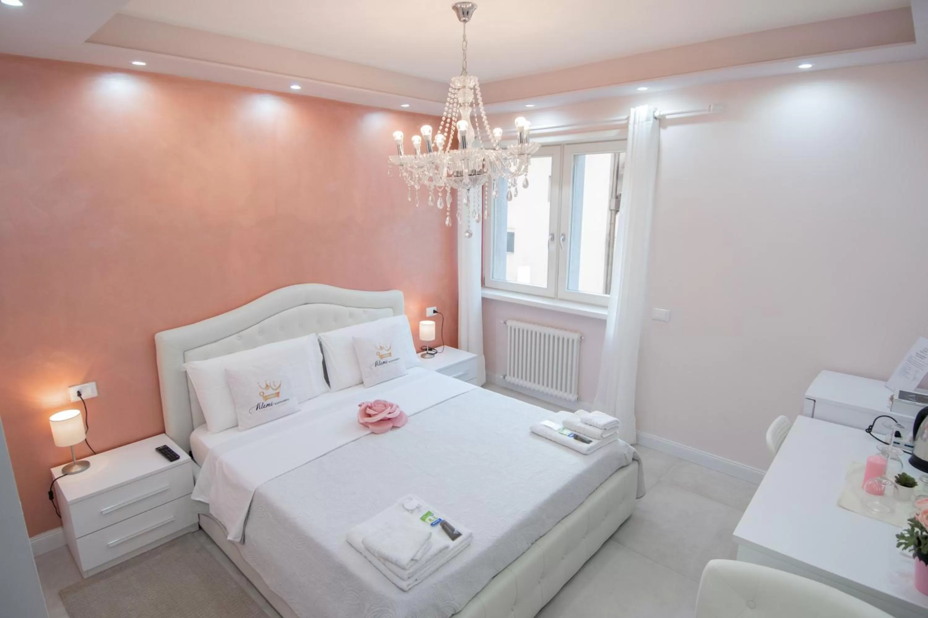 Bed in Klemi, rooms in old town