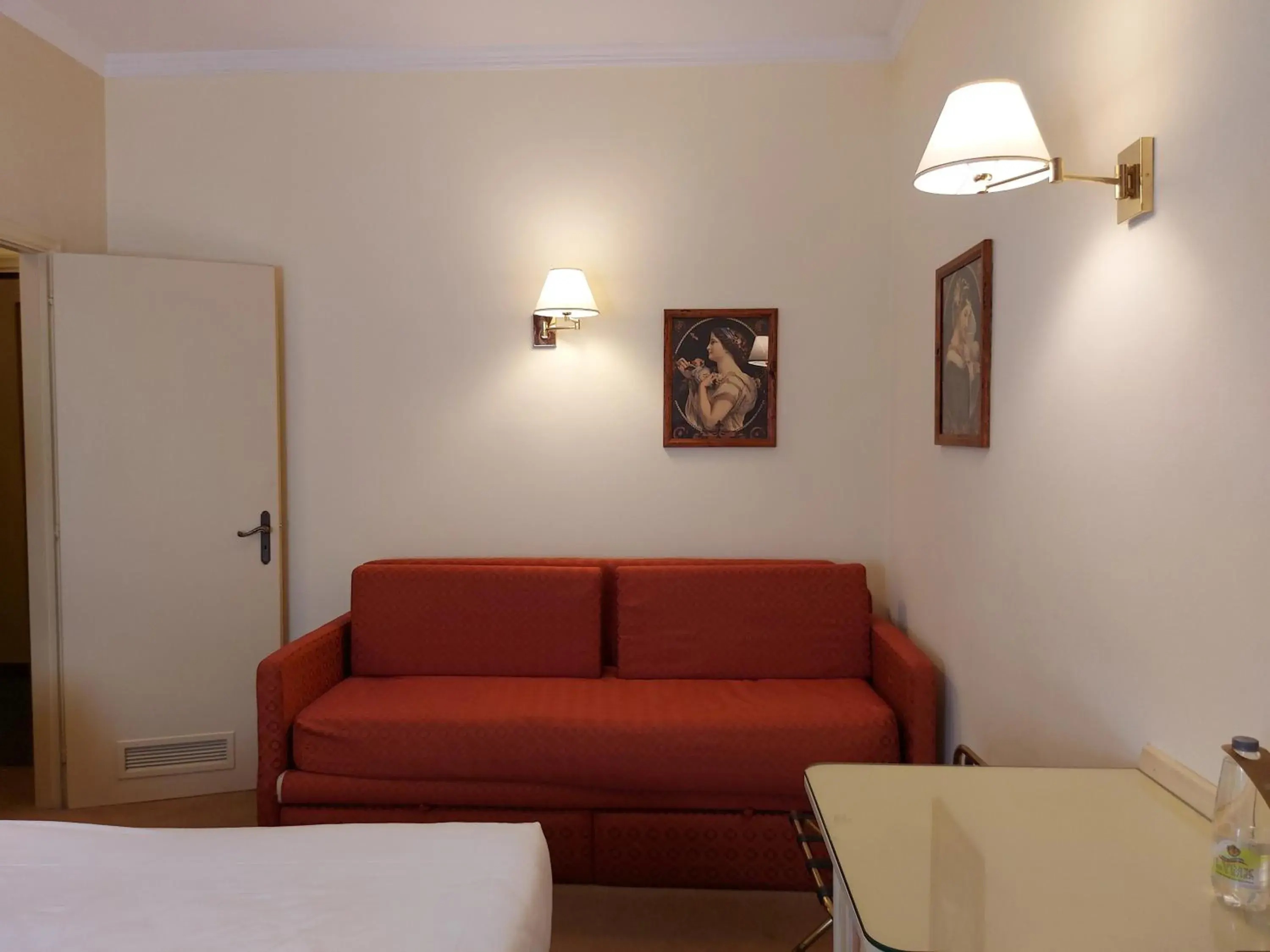 Bedroom, Seating Area in PHI Hotel Canalgrande