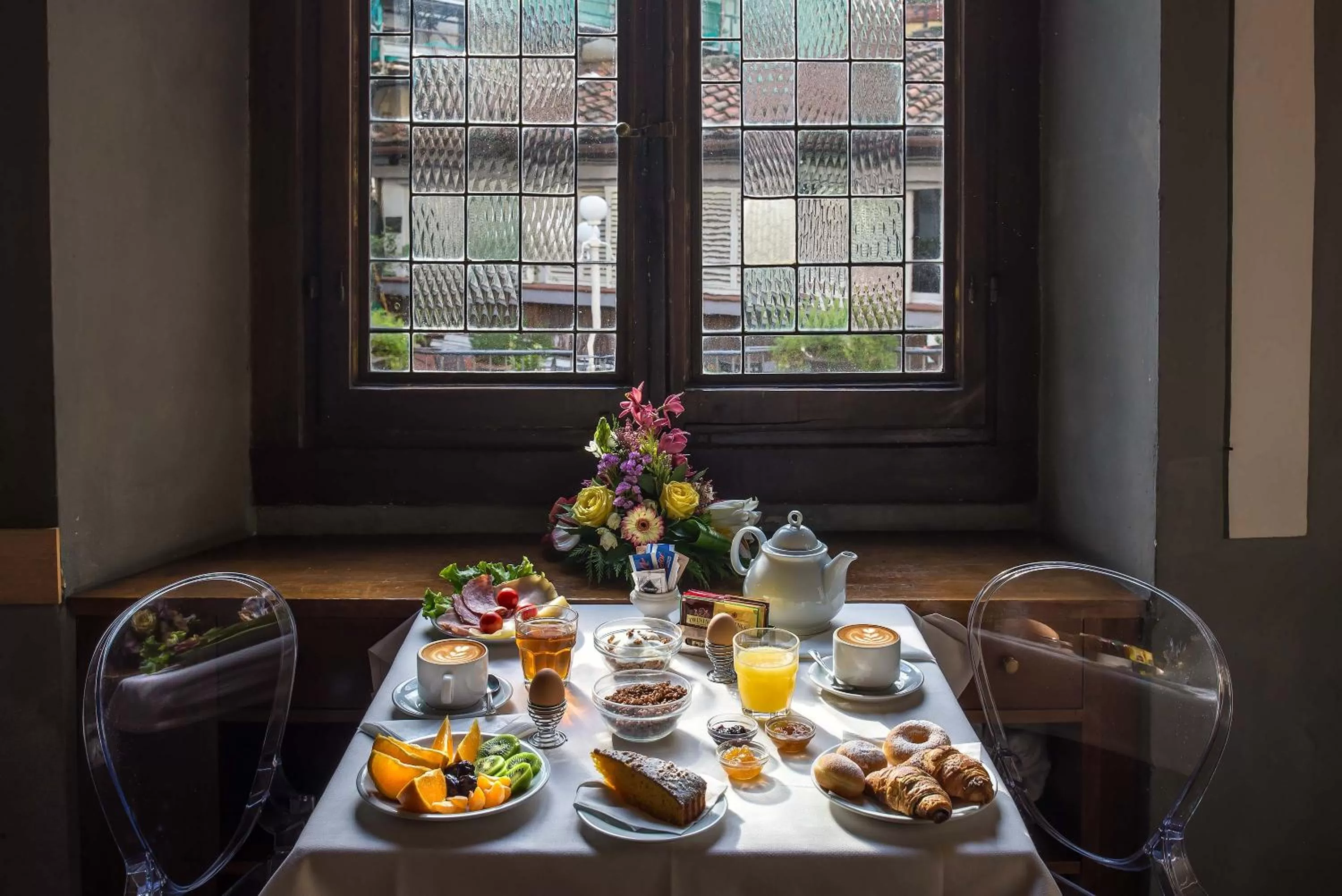 Buffet breakfast in Hotel Paris