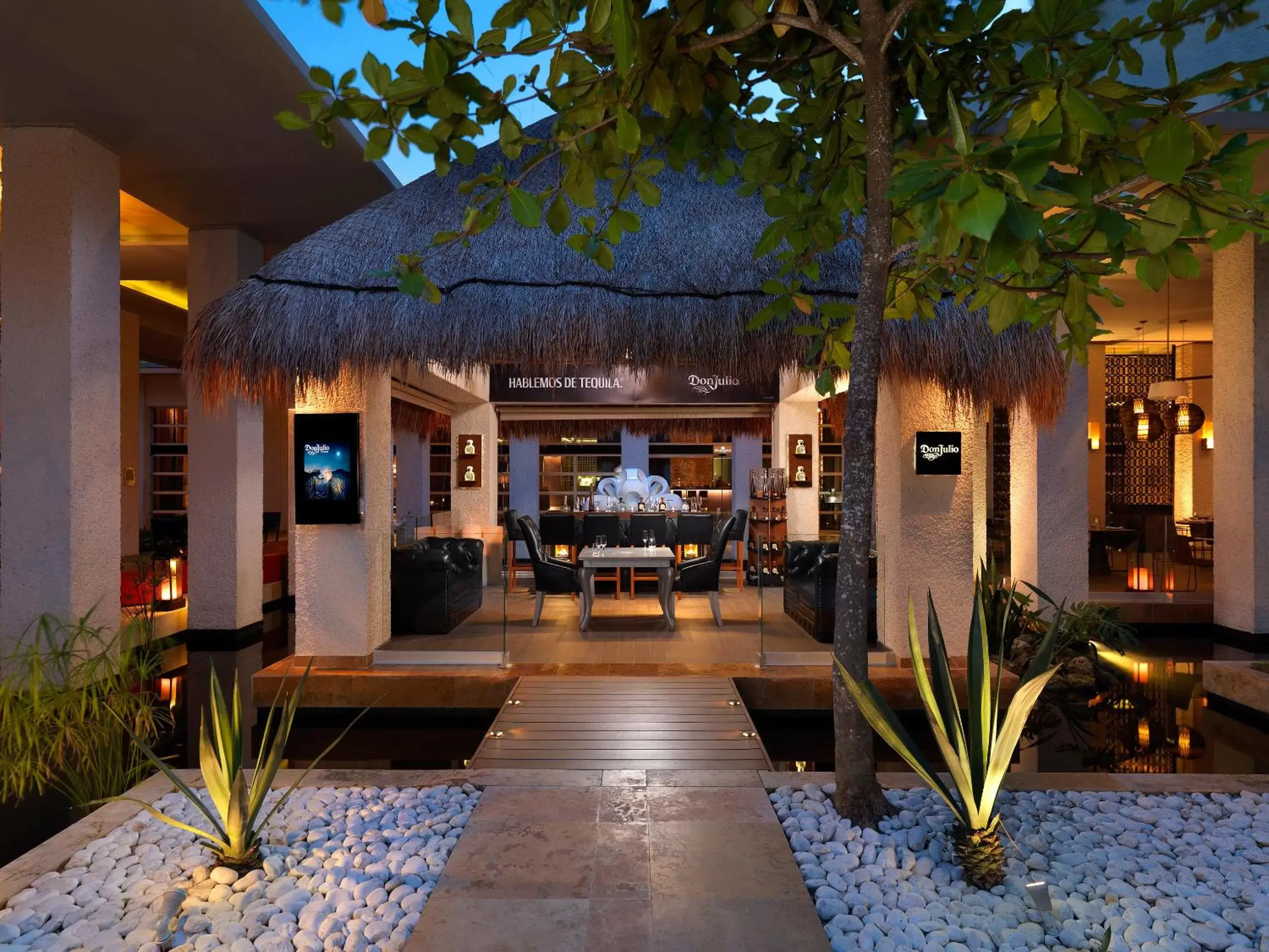 Lounge or bar in Paradisus Playa del Carmen All Inclusive