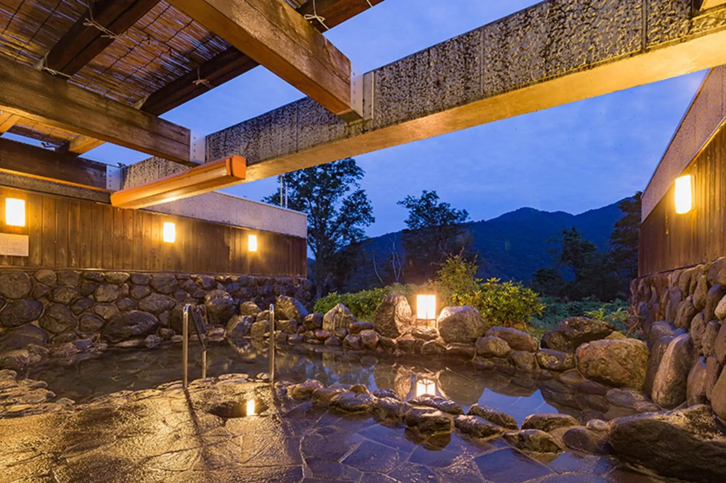 Open Air Bath in Hotel Morinokaze Tateyama