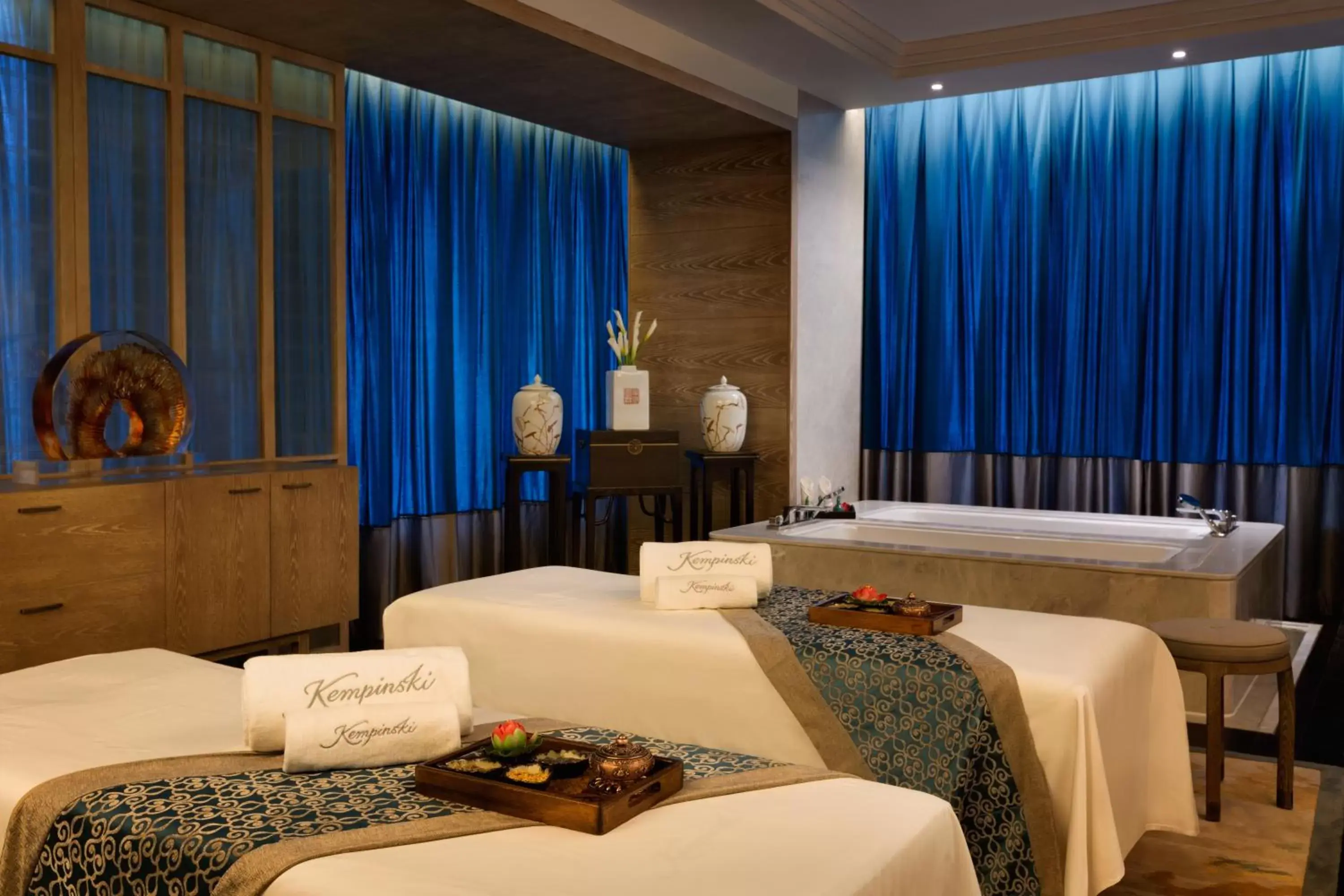 Massage, Bed in Kempinski Hotel Fuzhou