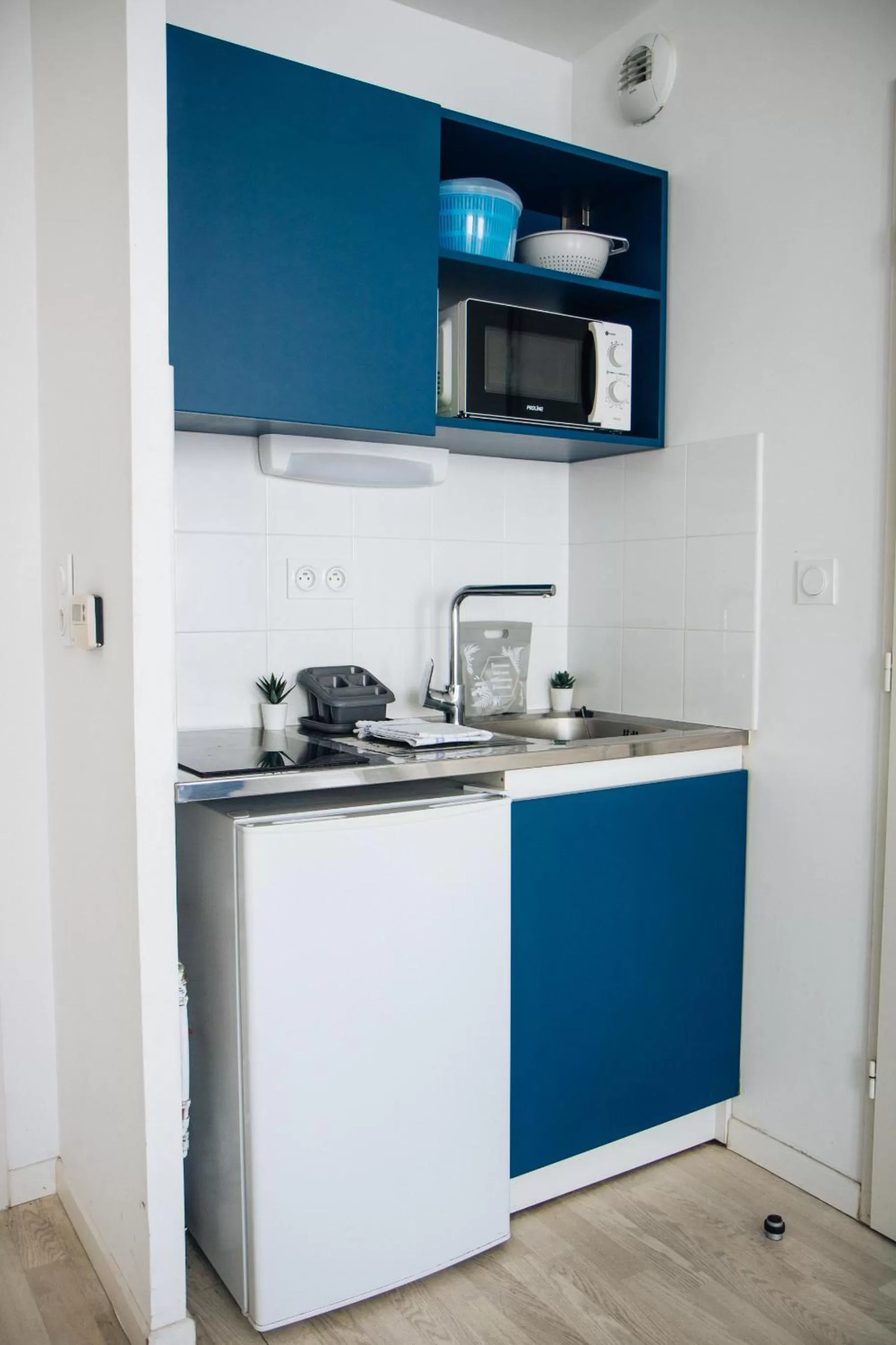 Kitchen/Kitchenette in Twenty Business Flats Nîmes Trigone