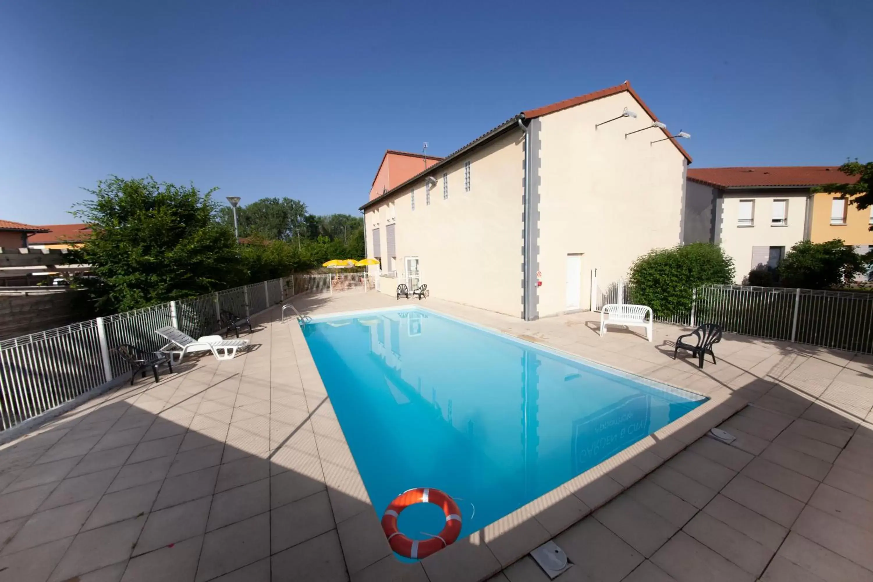 Property building, Swimming Pool in Garden & City Clermont-Ferrand - Gerzat