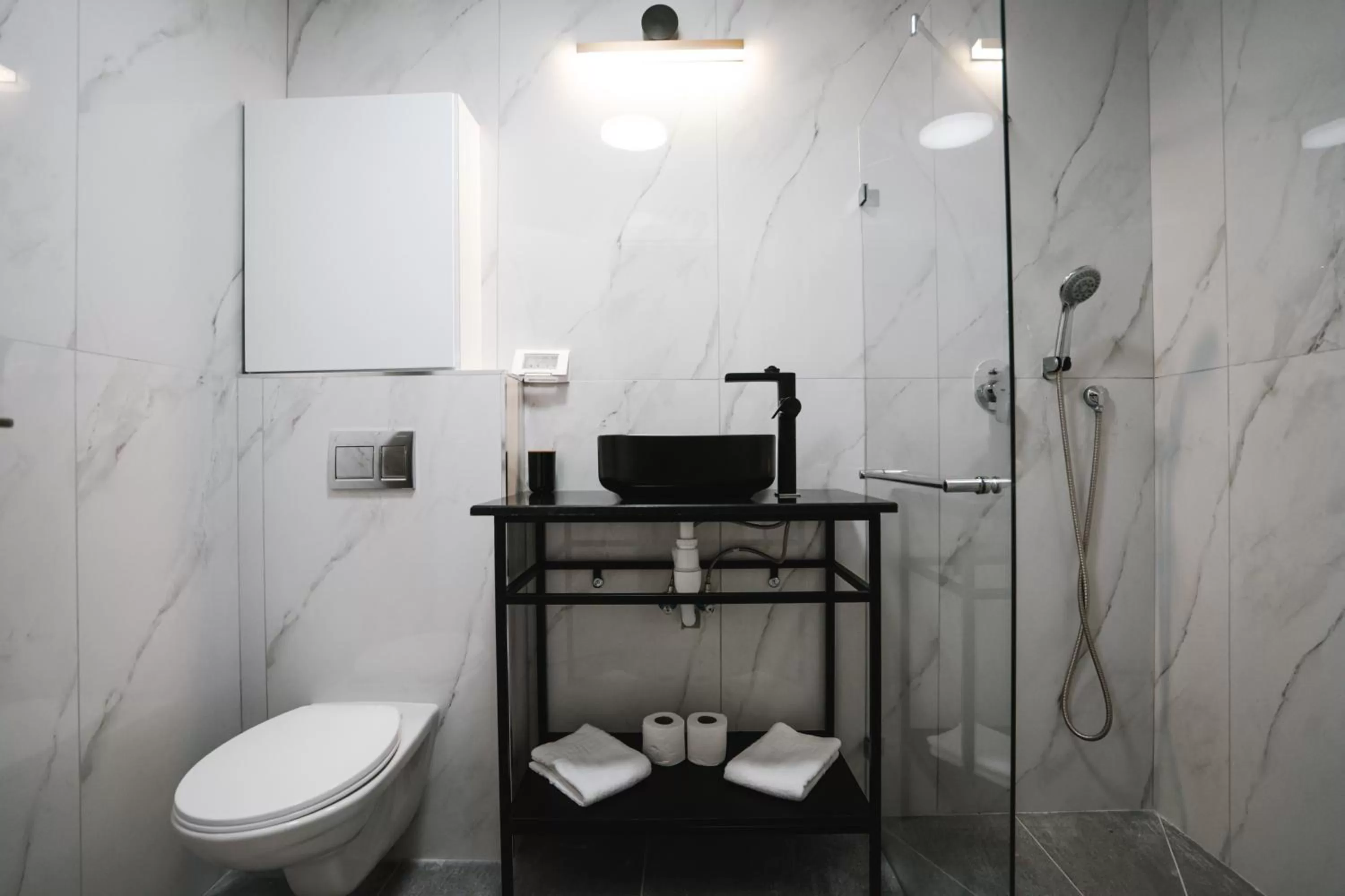 Toilet in Unique Hotel Ashdod