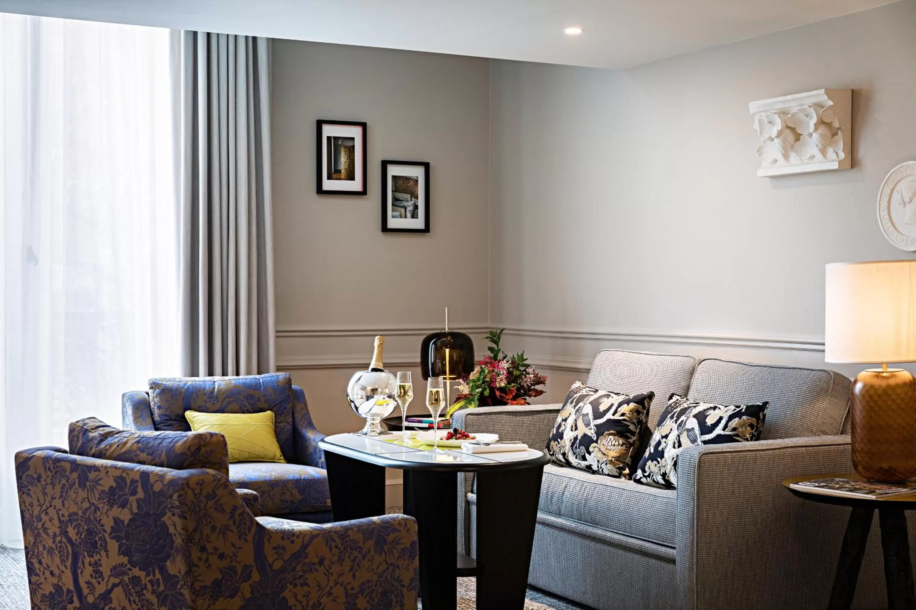 Living room in Sofitel Le Scribe Paris Opera