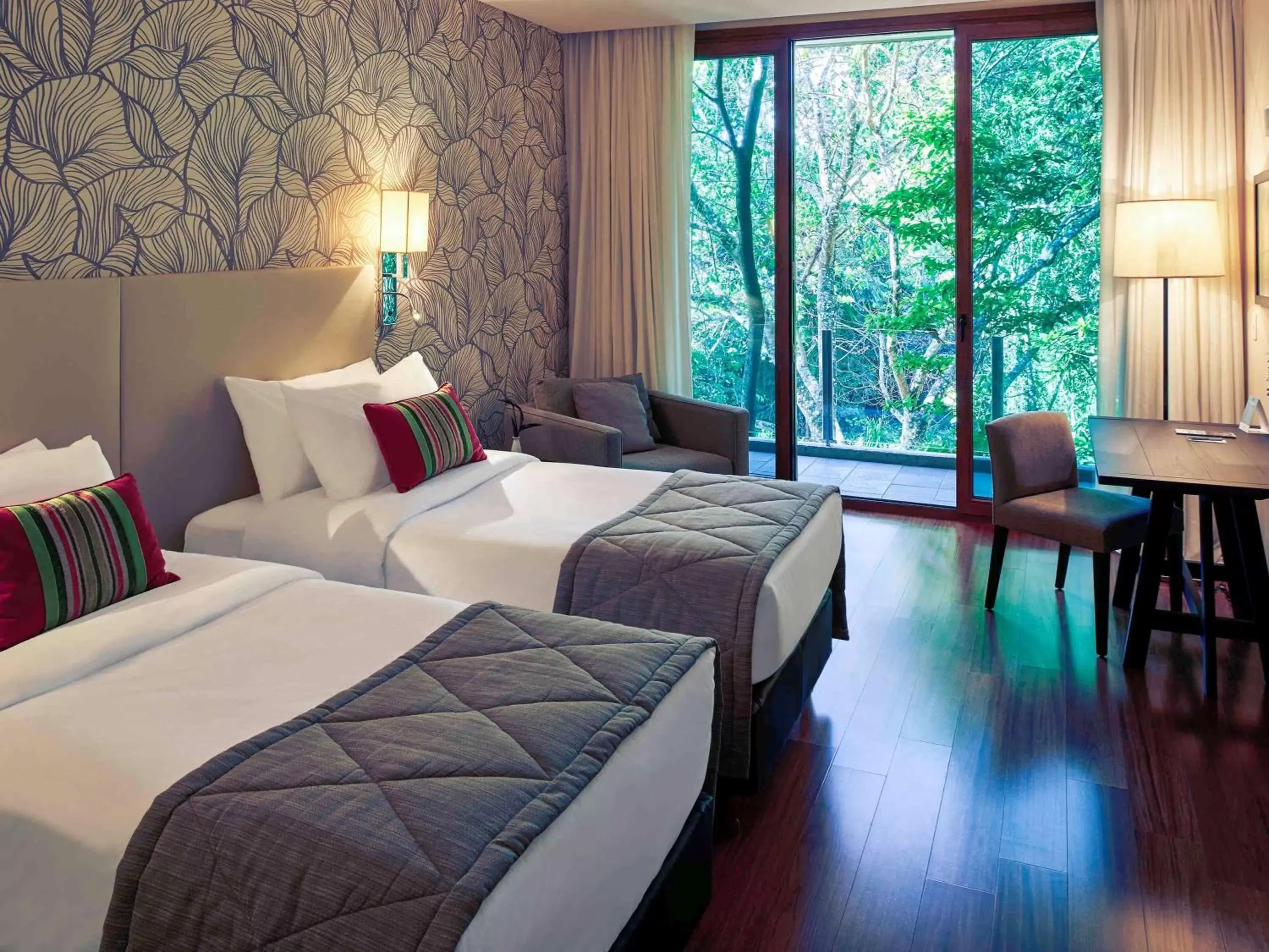 Photo of the whole room, Bed in Mercure Iguazu Hotel Iru