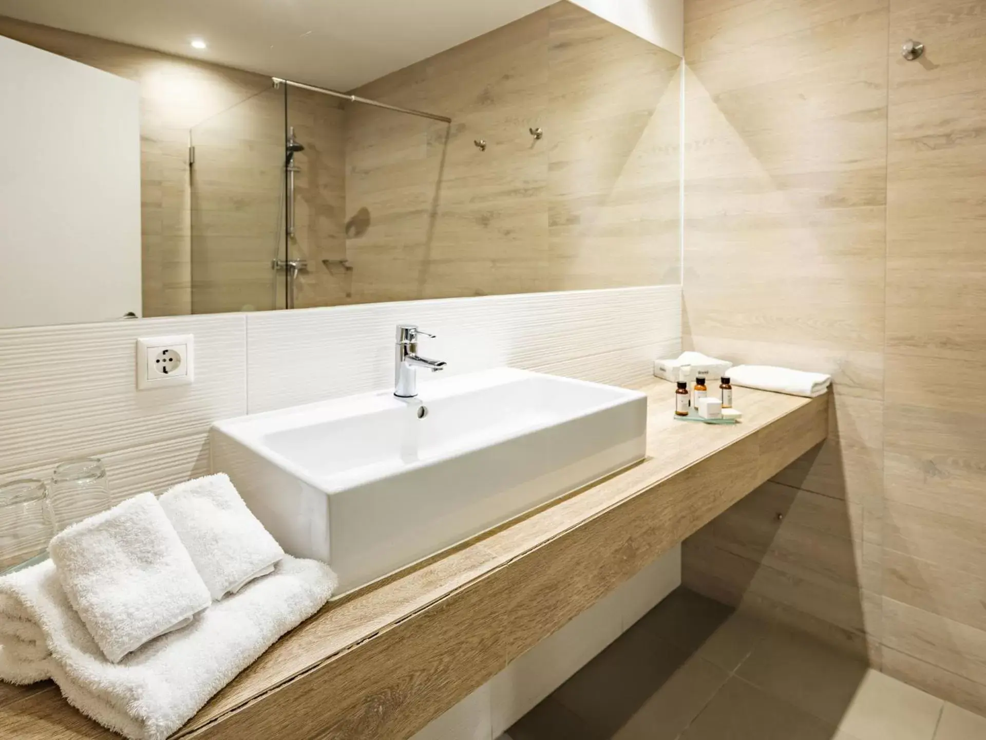 Bathroom in ADC - Albergaria Do Calvário - by Unlock Hotels