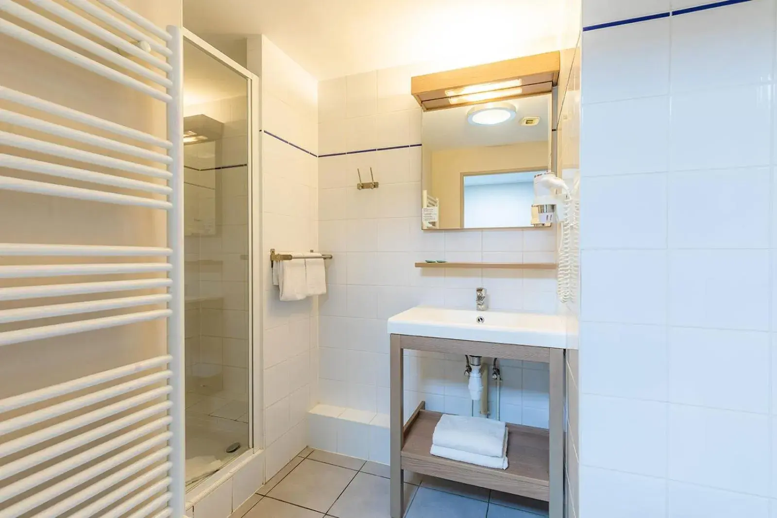 Shower, Bathroom in Appart'City Strasbourg Centre