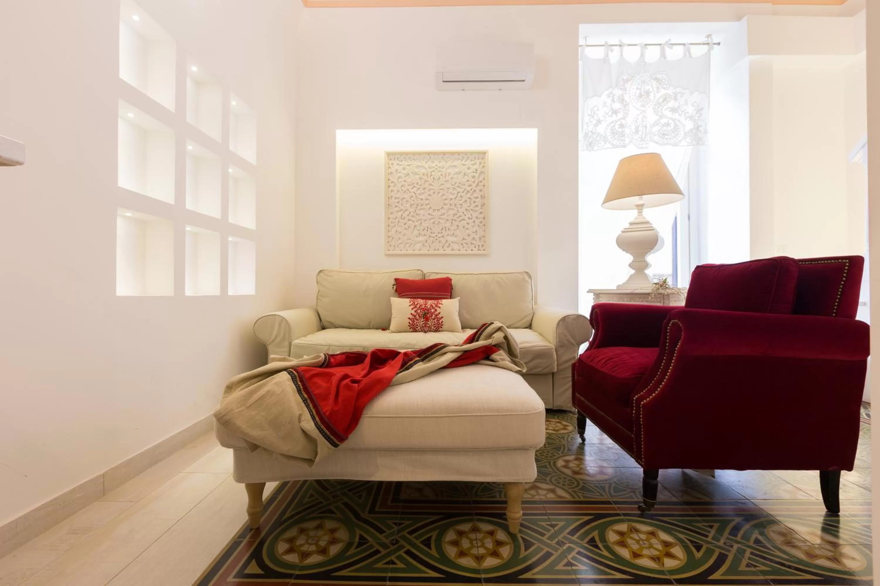 Seating area in Suite Le Perle