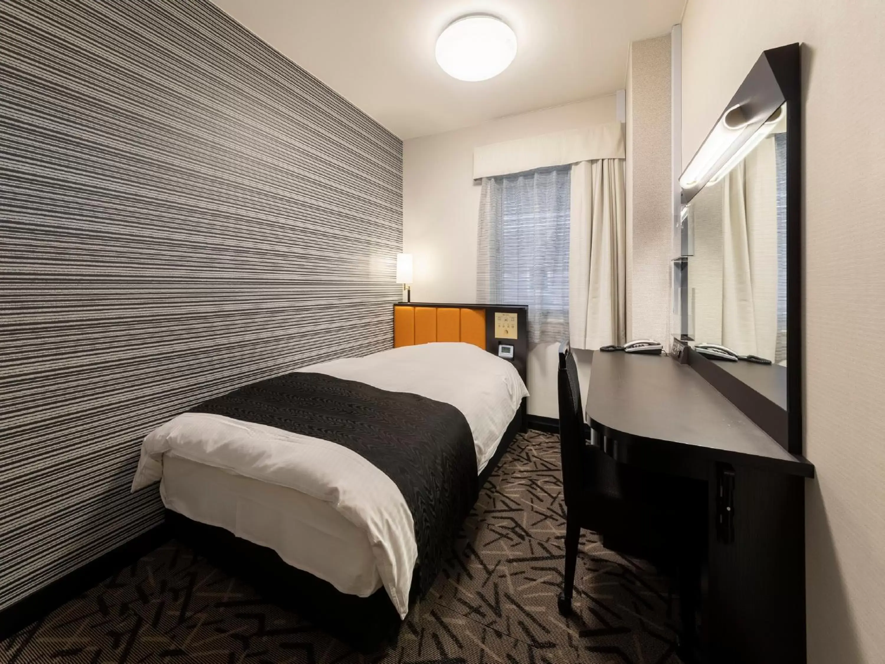 Double Room with Small Double Bed - single occupancy - Breakfast Included - Smoking in APA Hotel Kurashiki Ekimae Double Room with Small Double Bed - single occupancy - Breakfast Included - Smoking in APA Hotel Kurashiki Ekimae