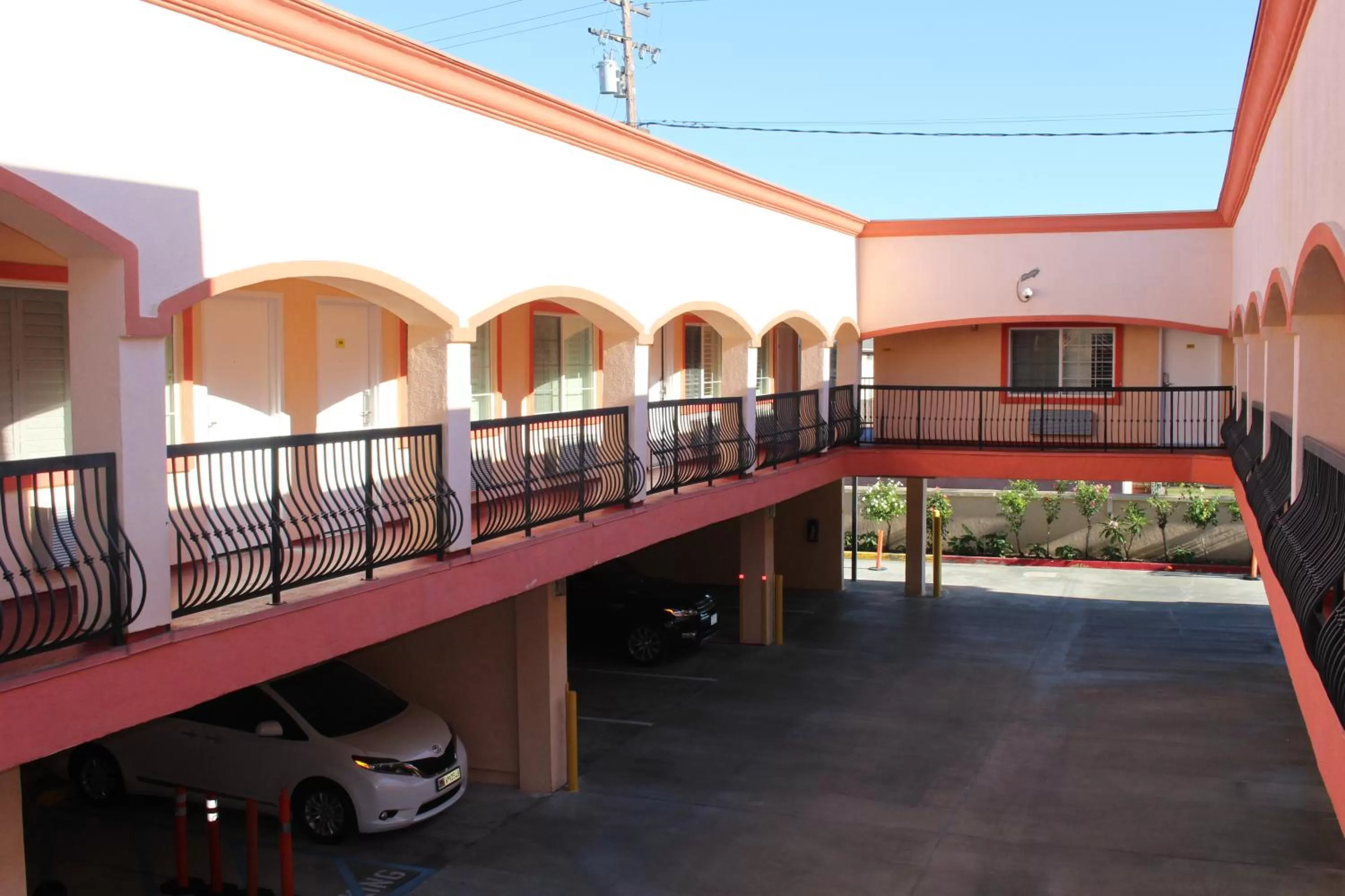 ERTH INN by AGA Maywood