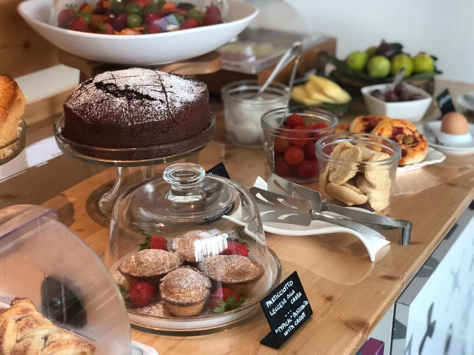 Restaurant/places to eat in Xilhotel