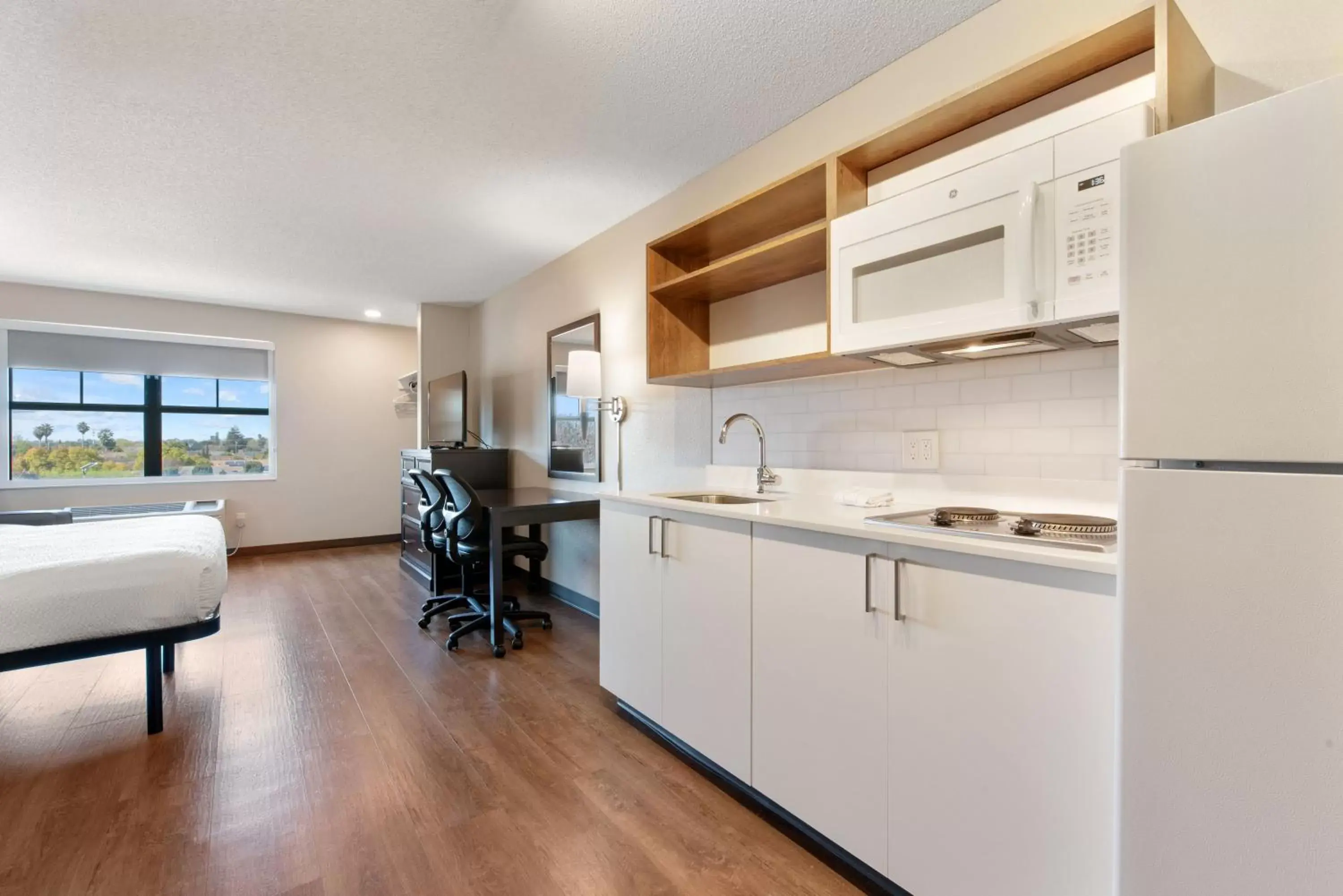 Kitchen or kitchenette, Kitchen/Kitchenette in Extended Stay America Suites - Fremont - Newark