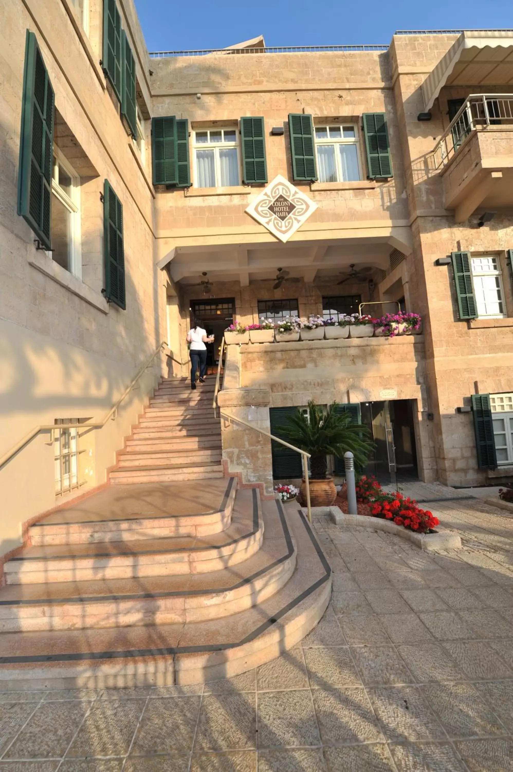 Facade/entrance in The Colony Hotel