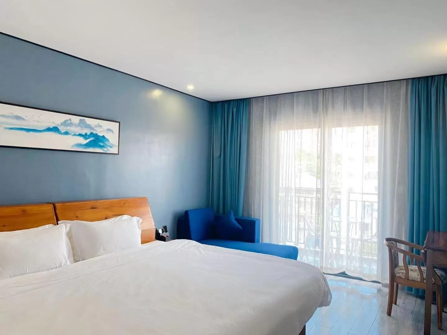 Photo of the whole room in Junlan Hotel