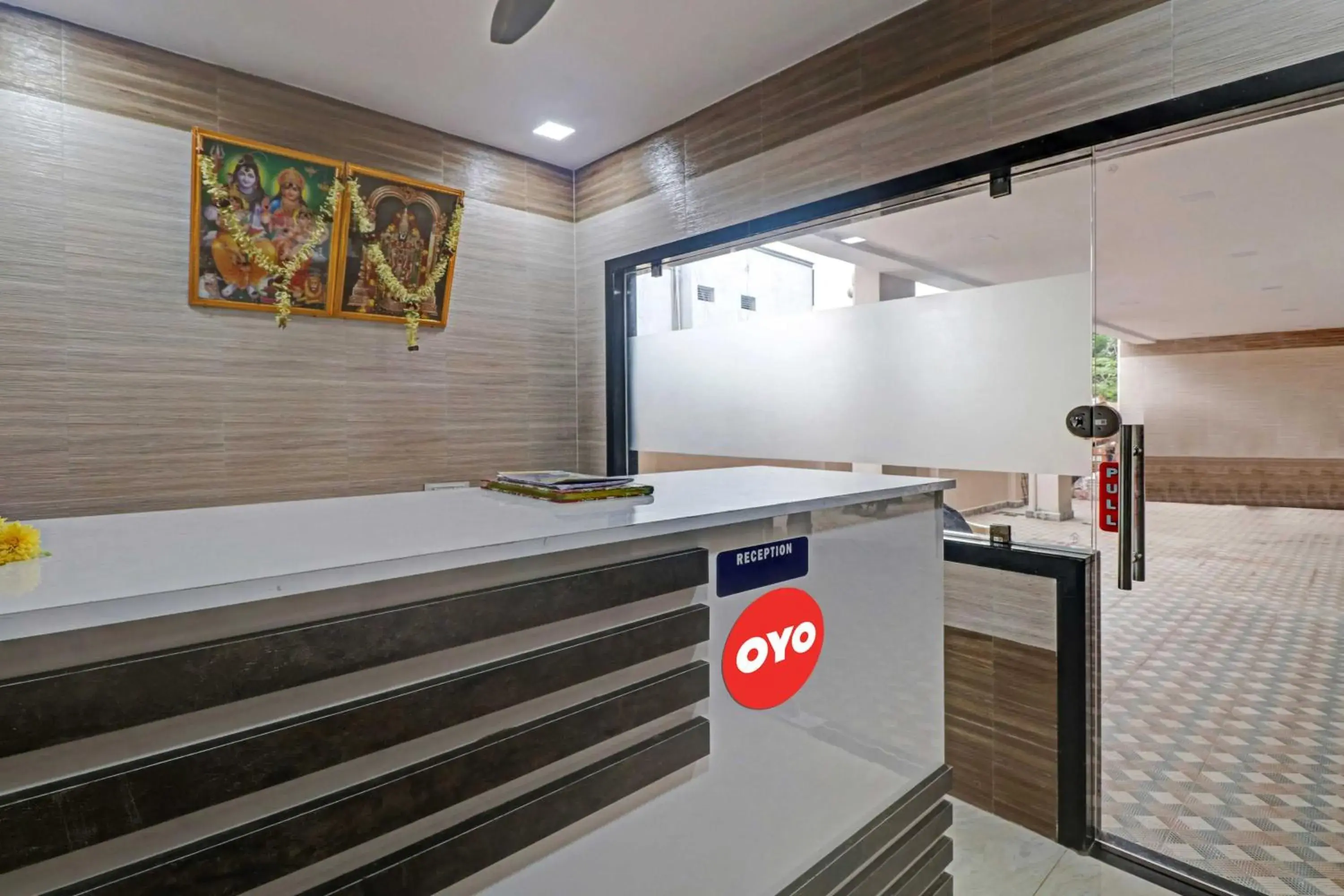 Lobby or reception, Lobby/Reception in OYO Flagship Hotel Vallabha Residency