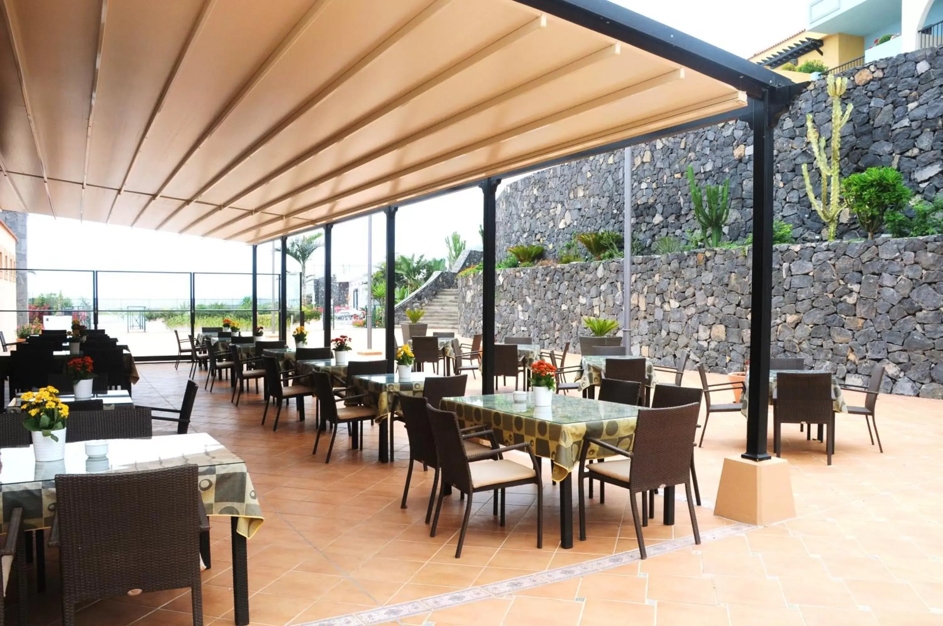 Restaurant/Places to Eat in Luz Del Mar