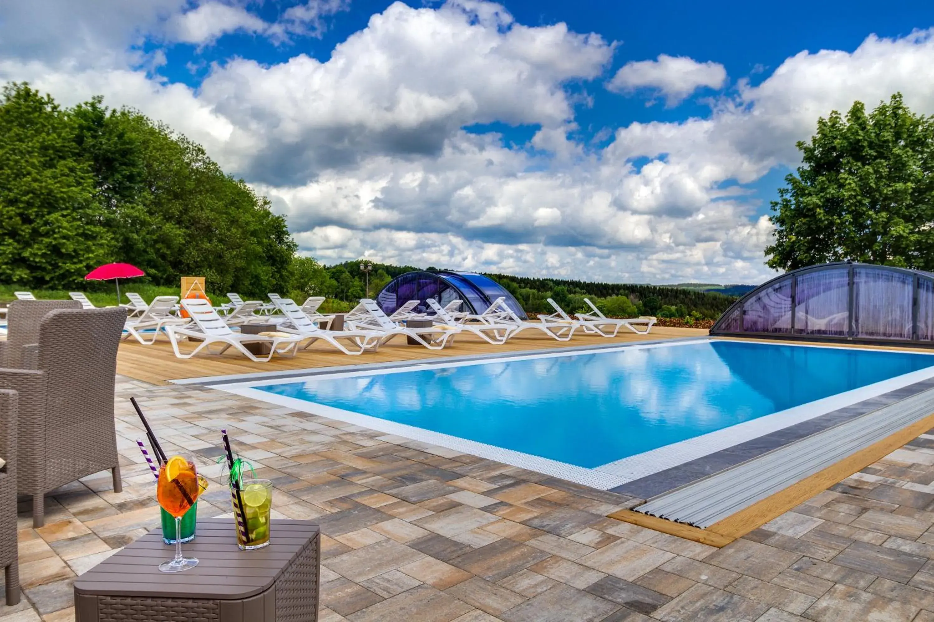 Swimming Pool in Panorama Berghotel Wettiner Hohe