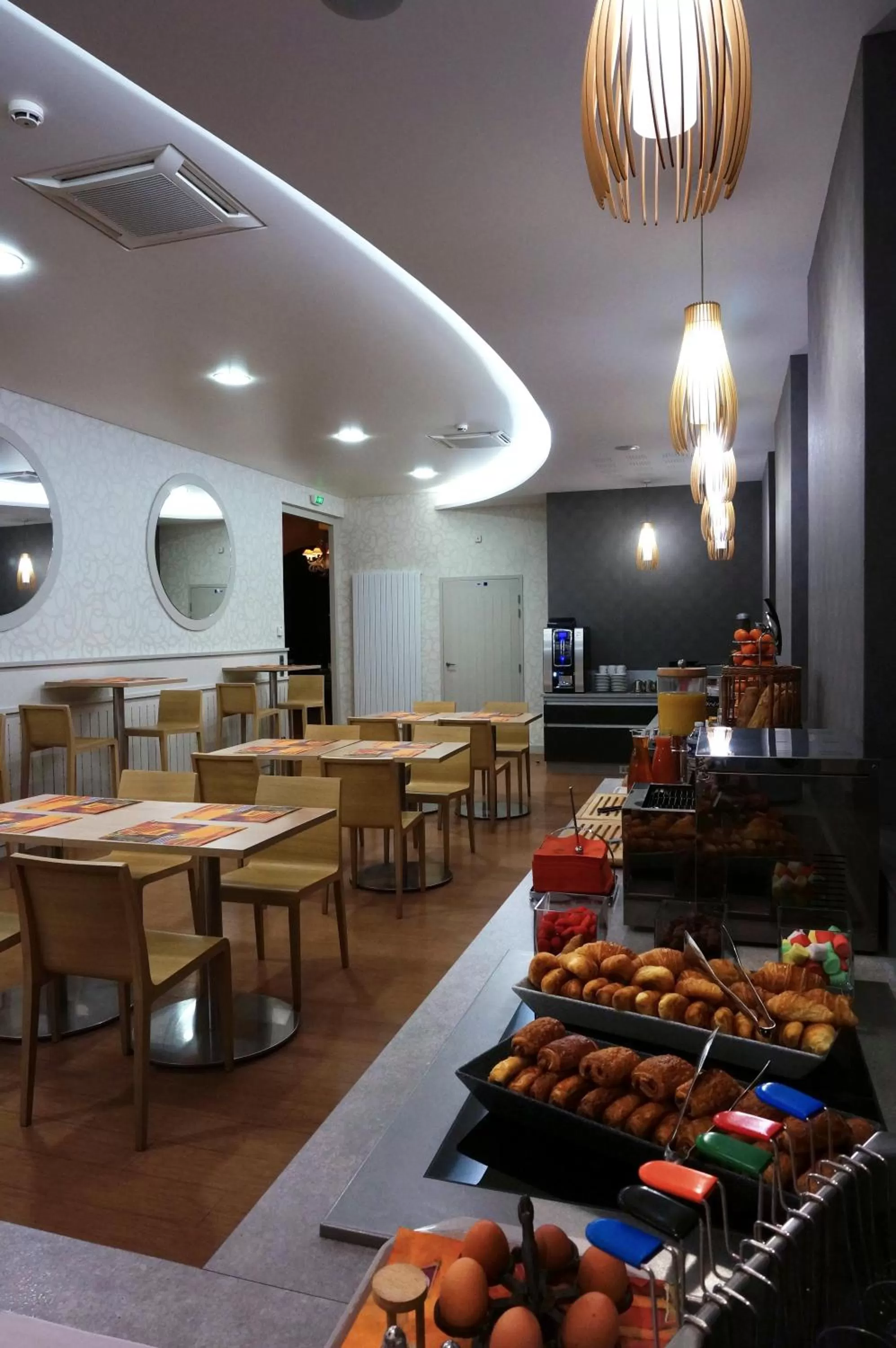 Restaurant/places to eat in LOGIS Hôtel de Bourgogne - Mâcon