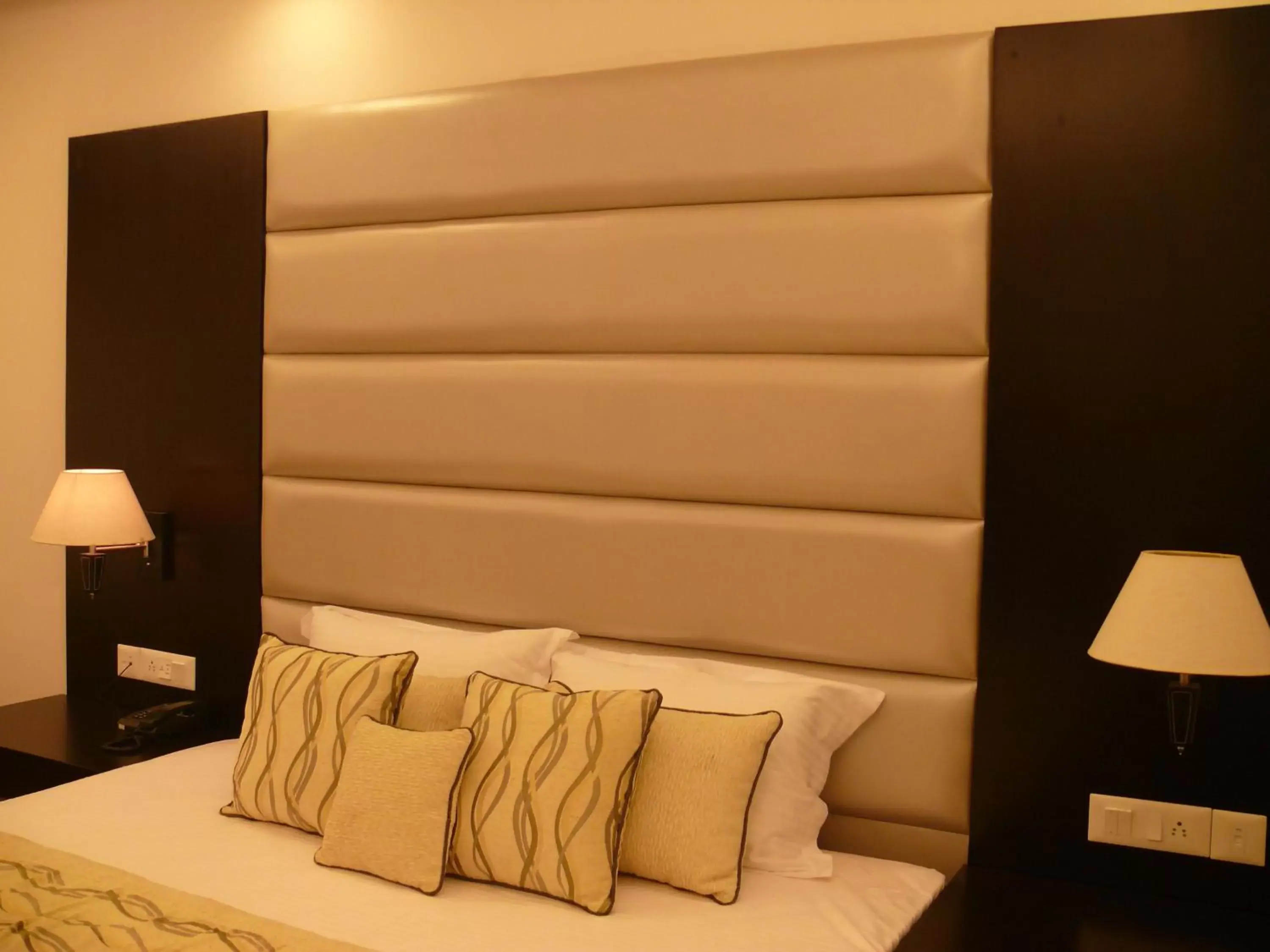 Bedroom, Bed in Ramada Jamshedpur Bistupur