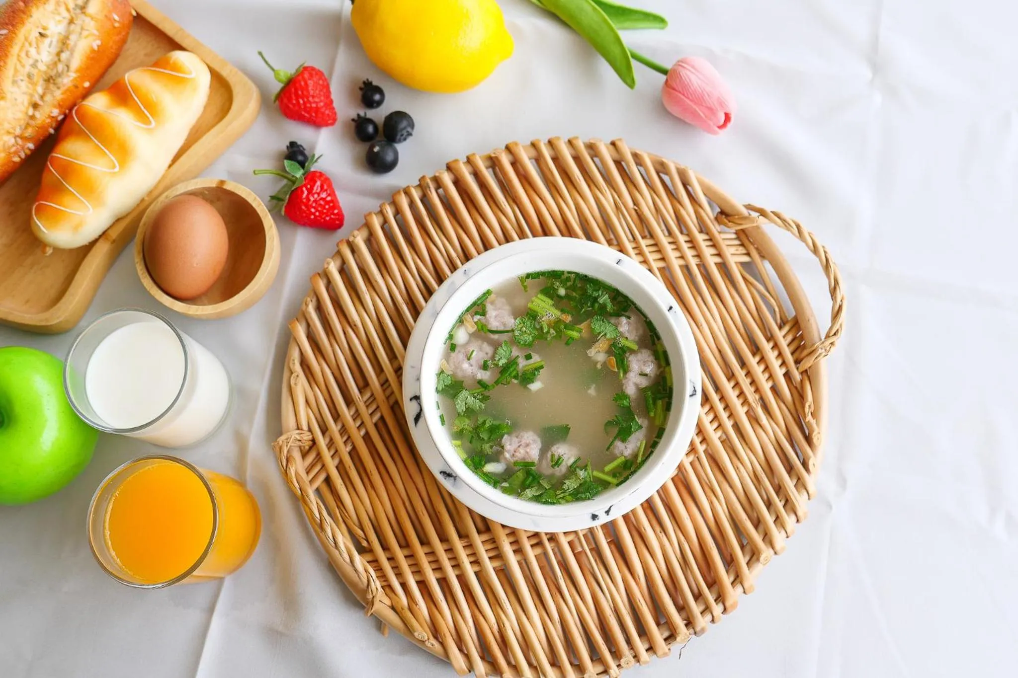 Food and drinks in AU Place Hotel