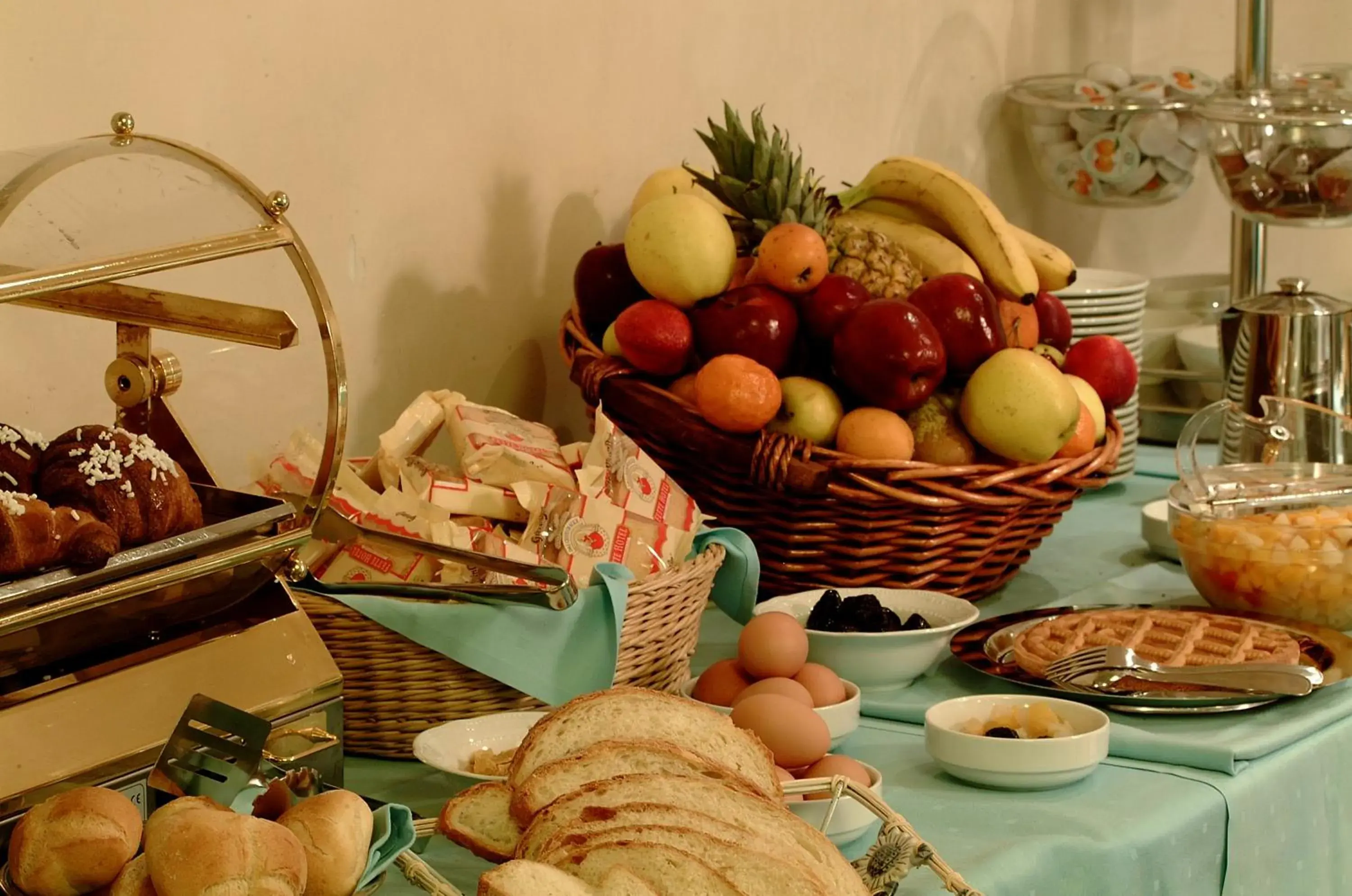 Restaurant/places to eat in Hotel Leonardo Da Vinci Restaurant/places to eat in Hotel Leonardo Da Vinci