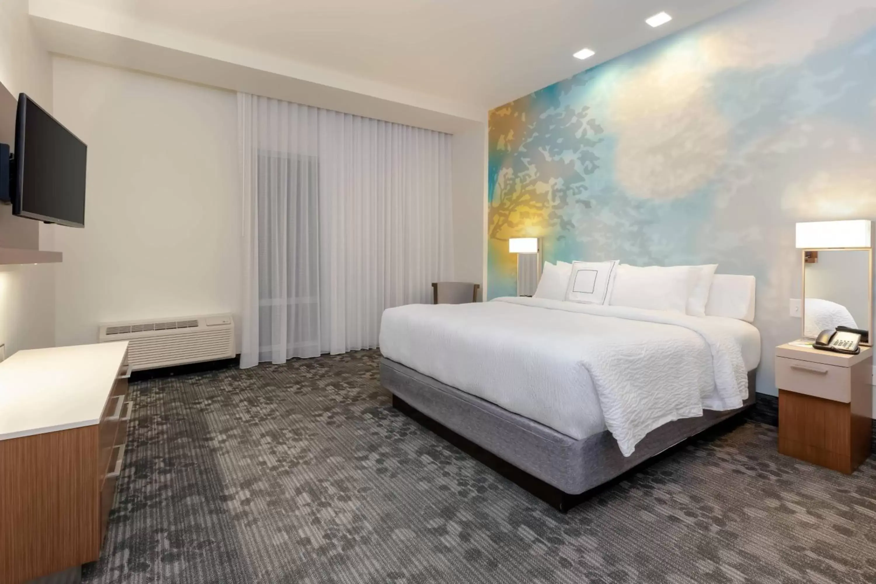 Bedroom, Bed in Courtyard by Marriott Savannah Airport