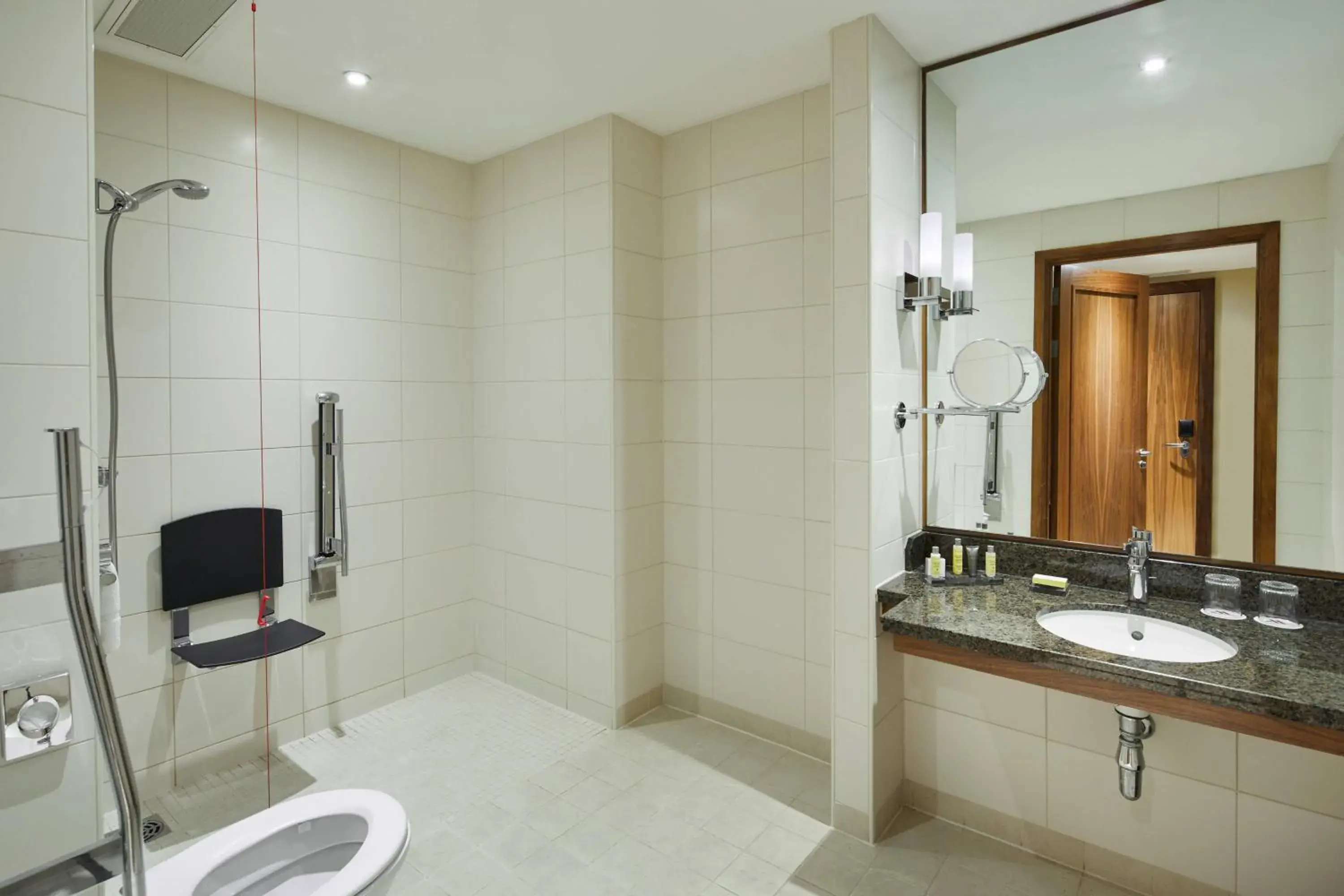 Bathroom in London Marriott Hotel Twickenham