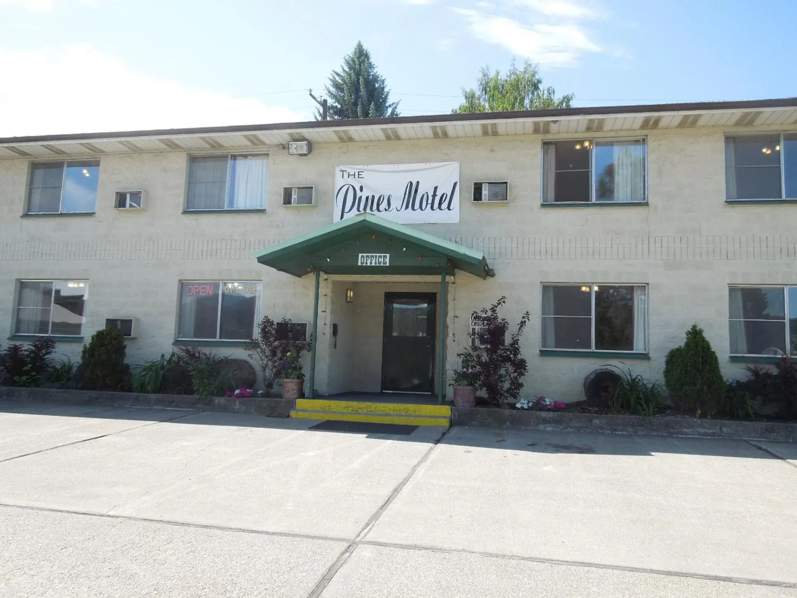 Property Building in The Pines Motel